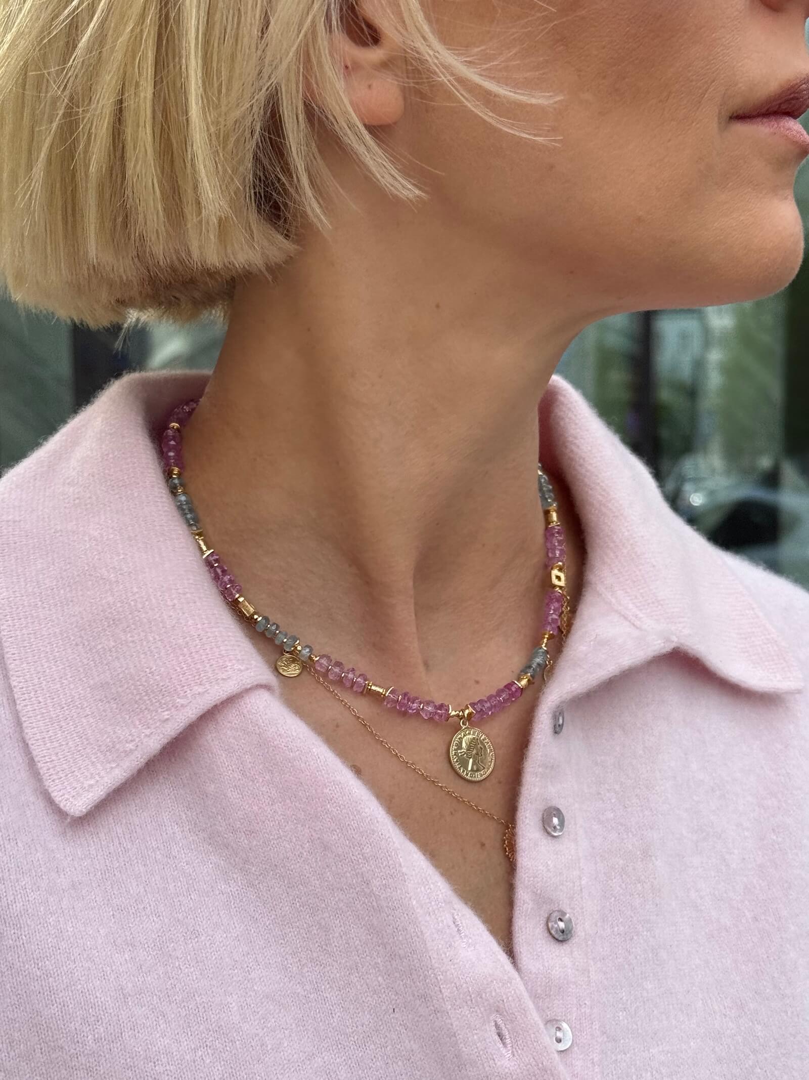 Naszyjnik z Topazu i Szafirów Zawieszką - Moneta