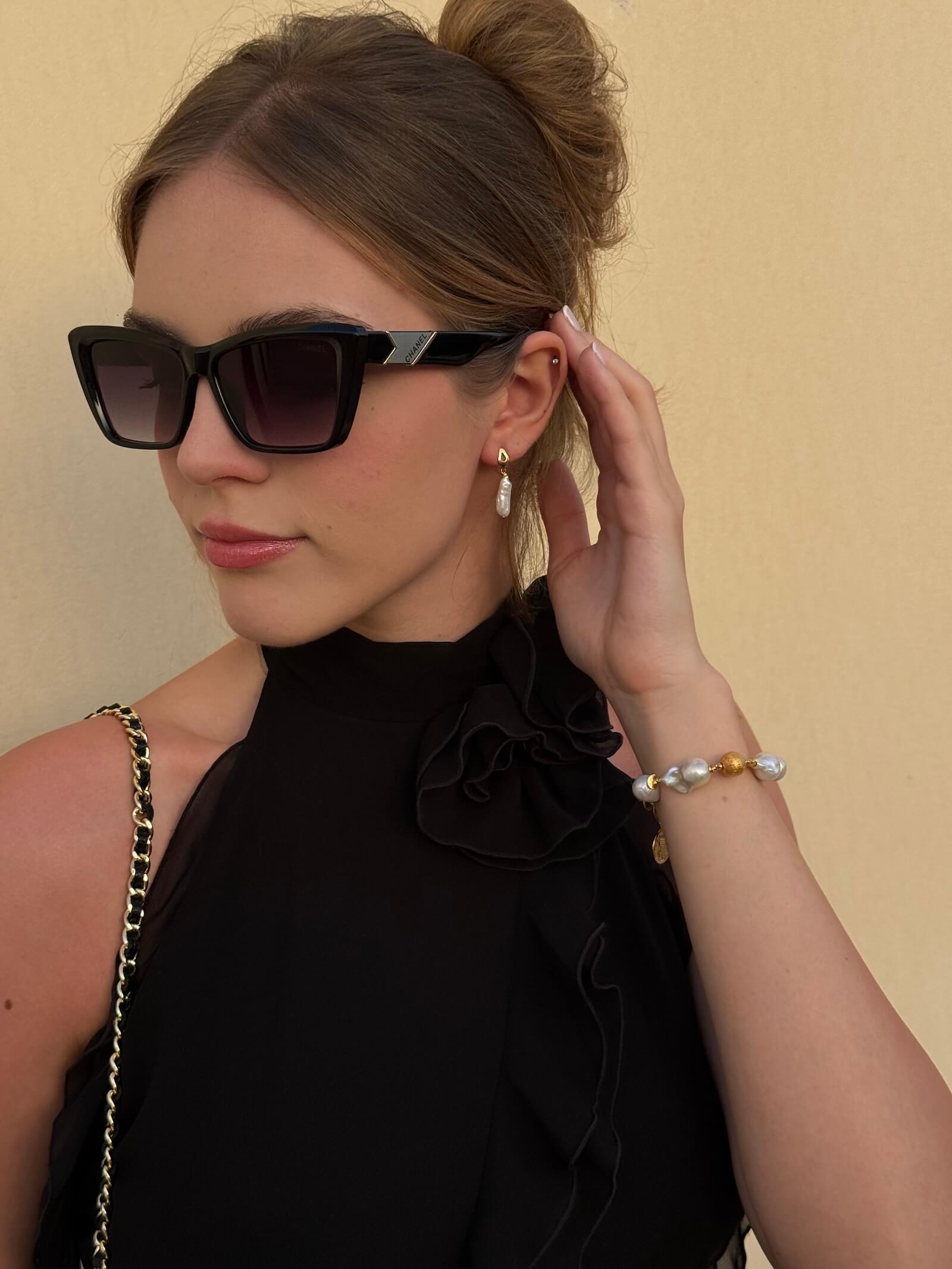 Kolczyki z białą podłużną perłą