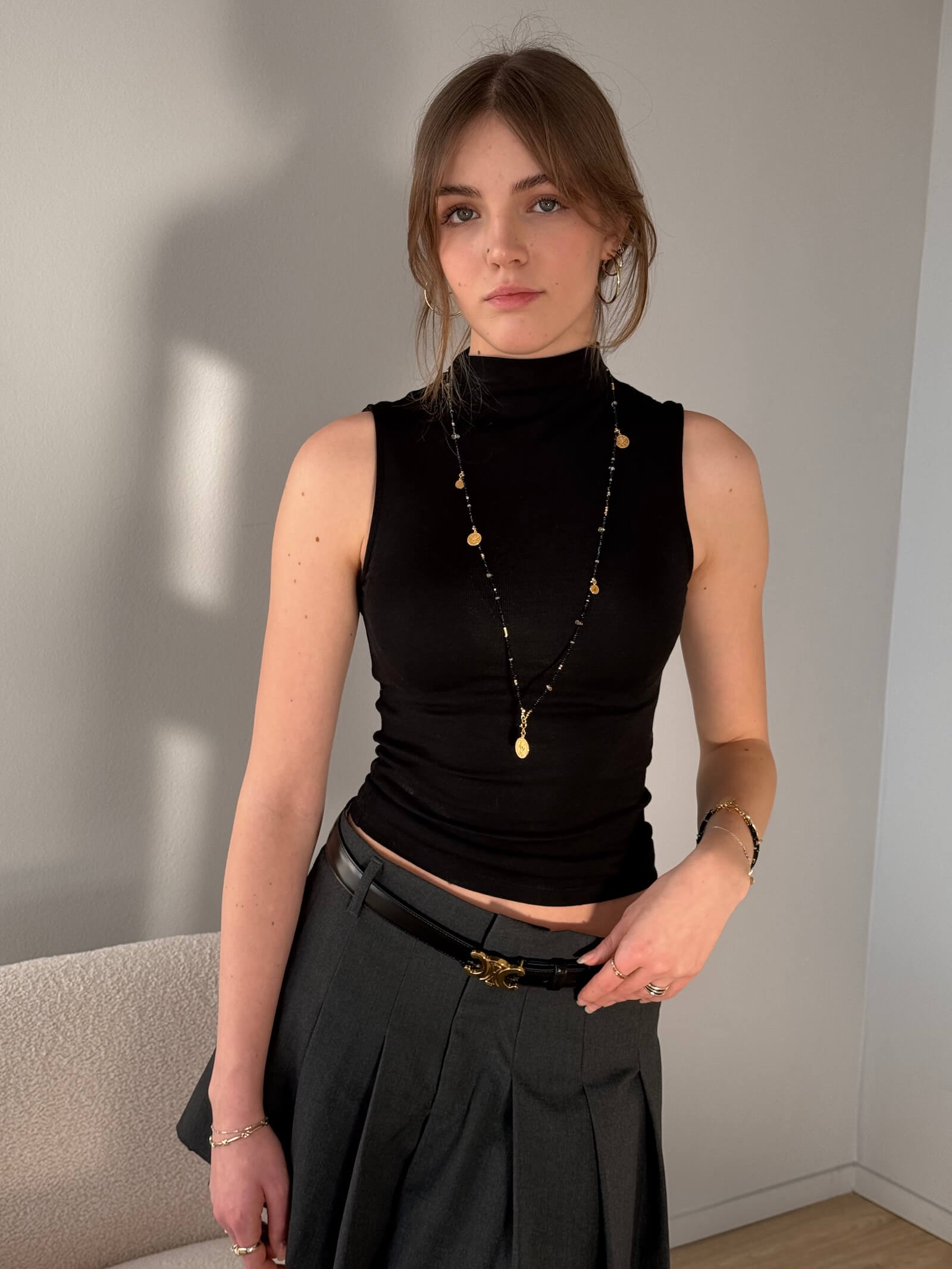 Długi Naszyjnik Czarno-Złoty z Zawieszką - Moneta