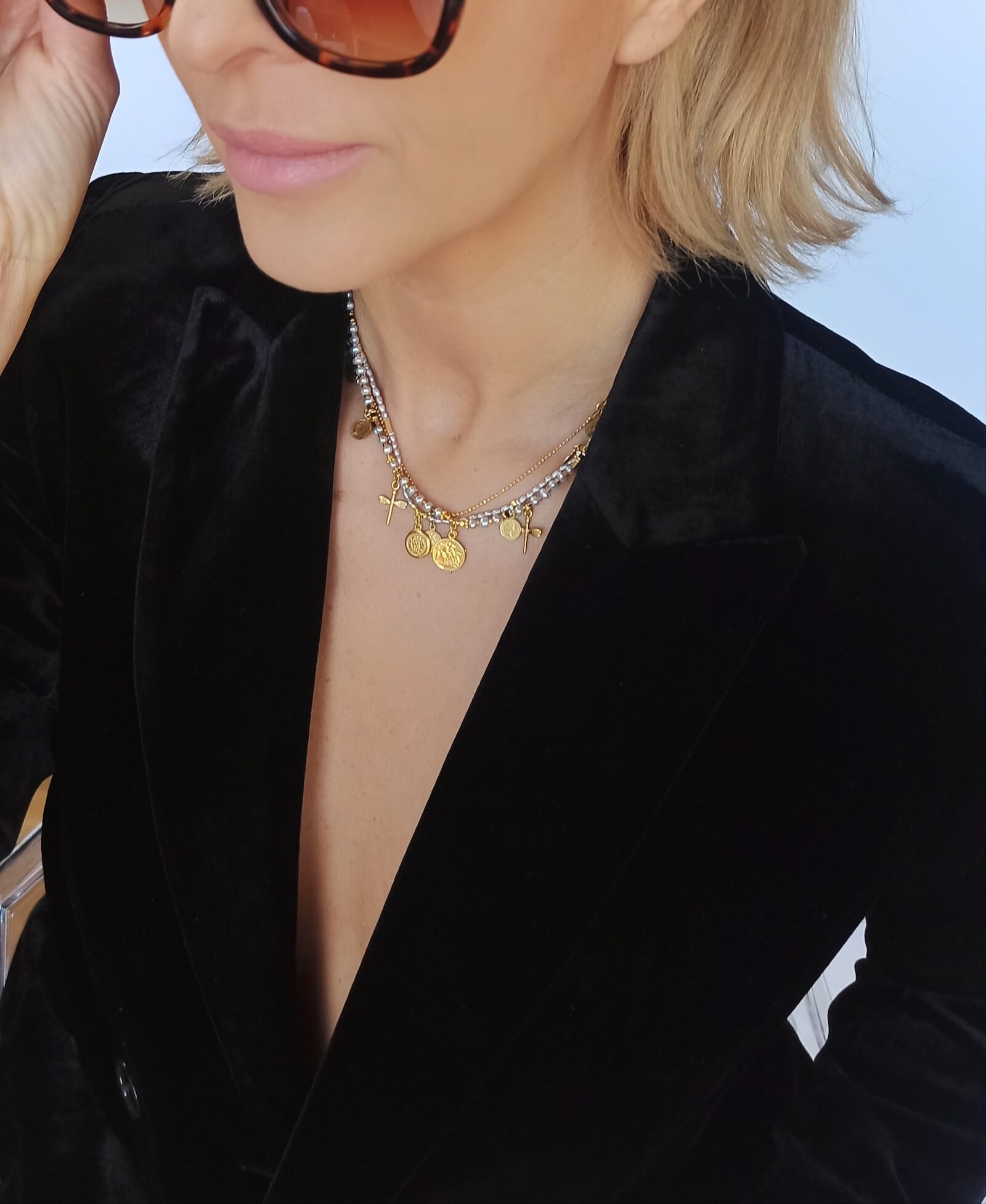 Zestaw Naszyjników z Szarych Pereł z Monetkami