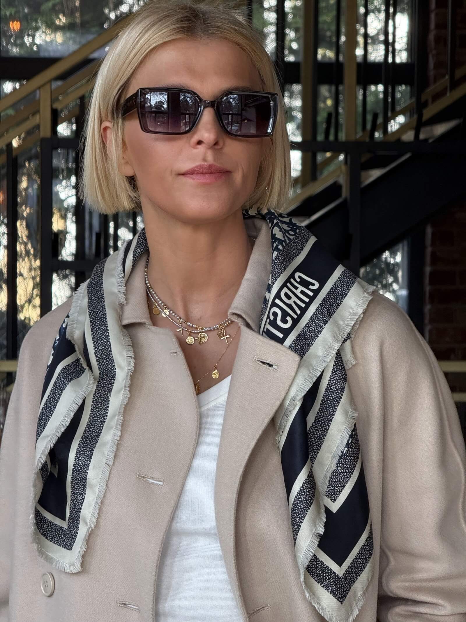 Zestaw Naszyjników z Szarych Pereł z Monetkami