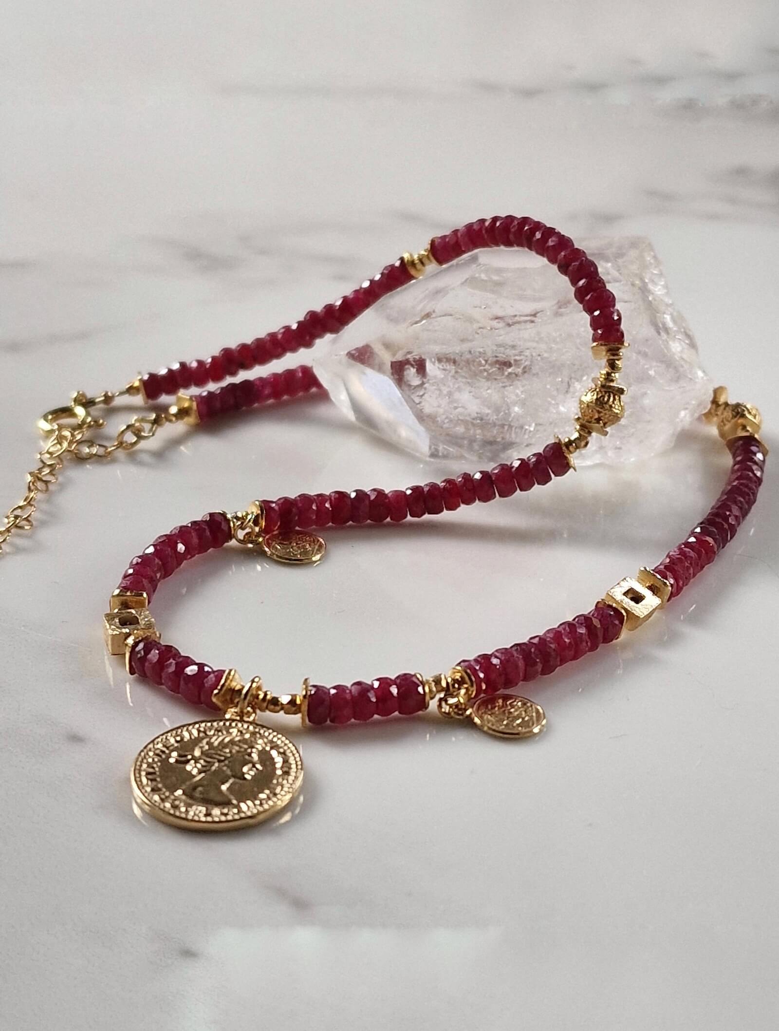 Naszyjnik z Rubinów z Zawieszką - Moneta