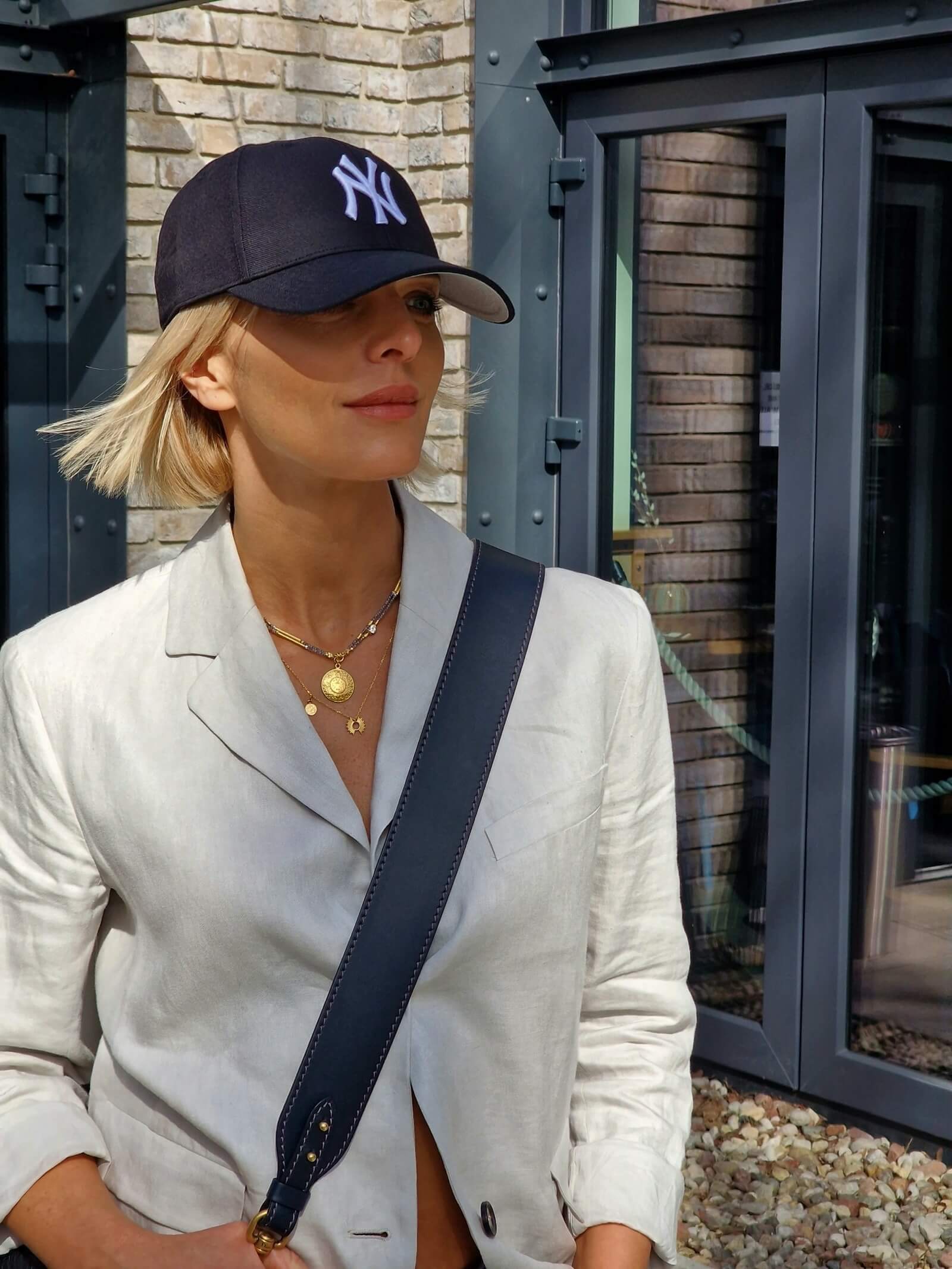 Naszyjnik z Topazem i Zawieszką - Moneta Azteków