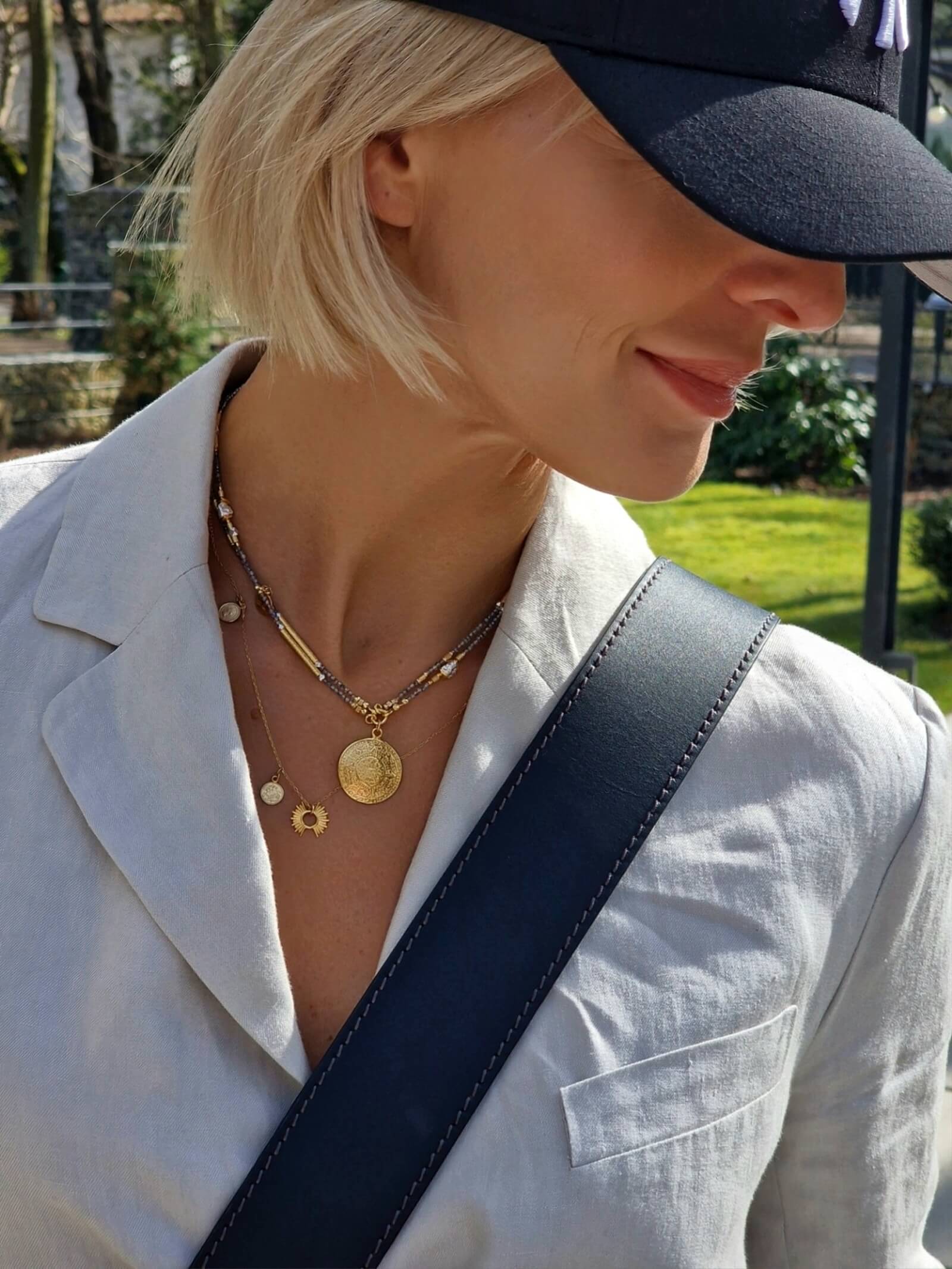 Naszyjnik z Topazem i Zawieszką - Moneta Azteków