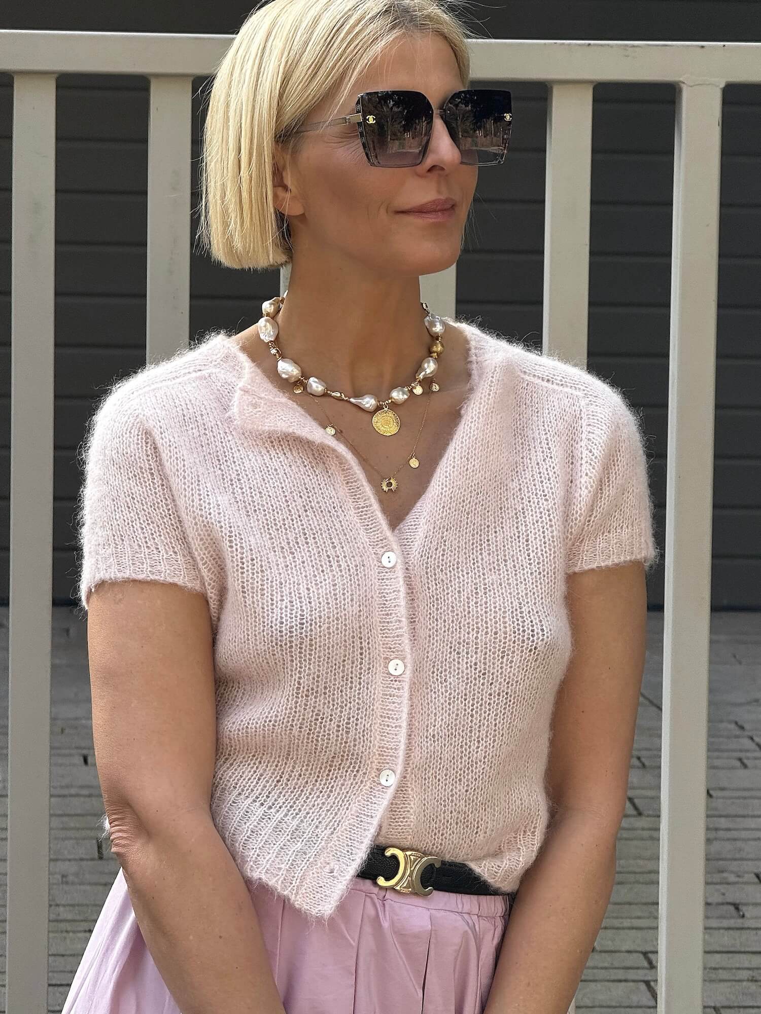 Naszyjnik z Białych Pereł Barokowych z Pozłacaną Zawieszką - ULASIENICKA