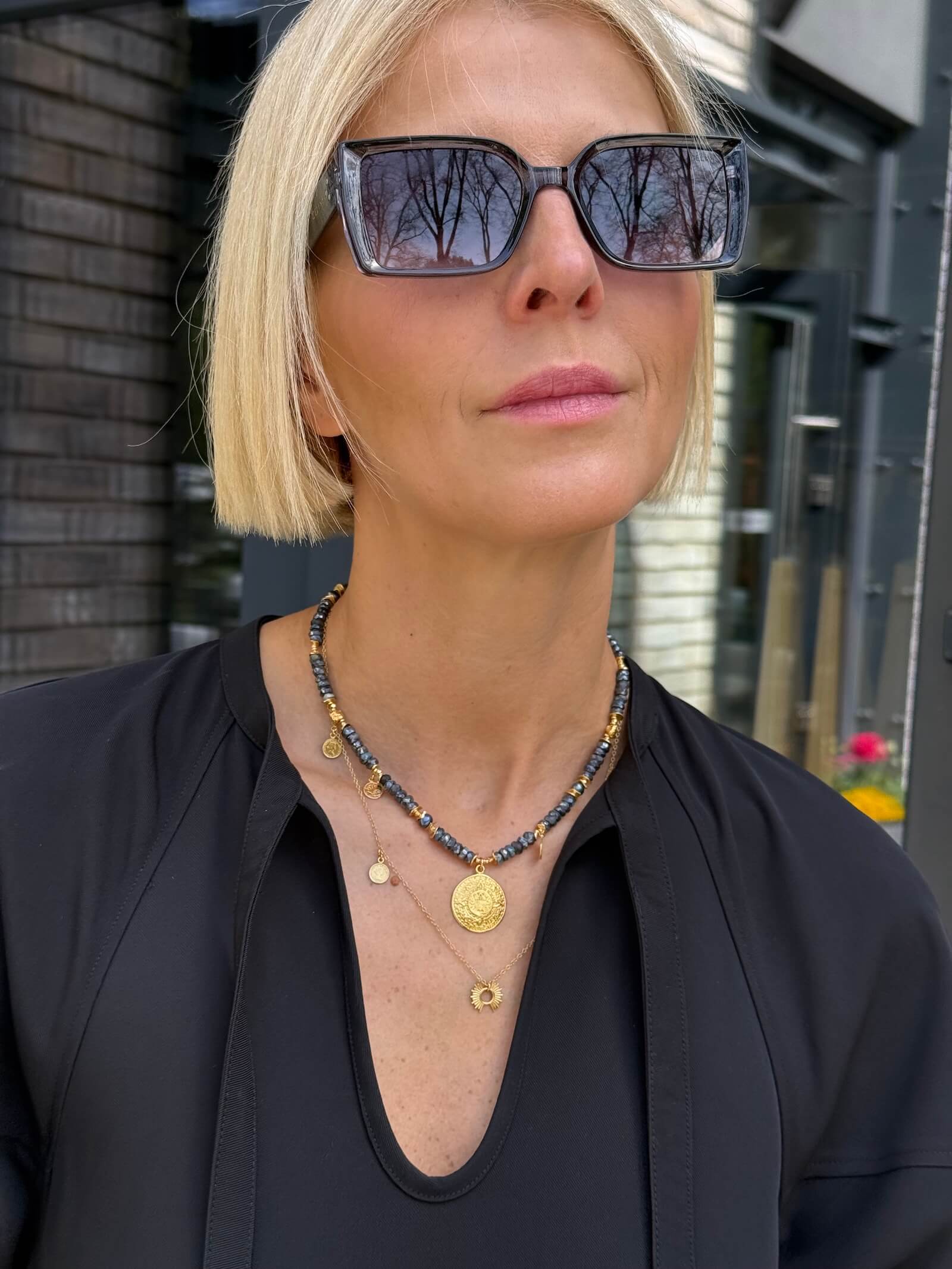 Naszyjnik z Labradorytu z Zawieszką - Moneta Azteków