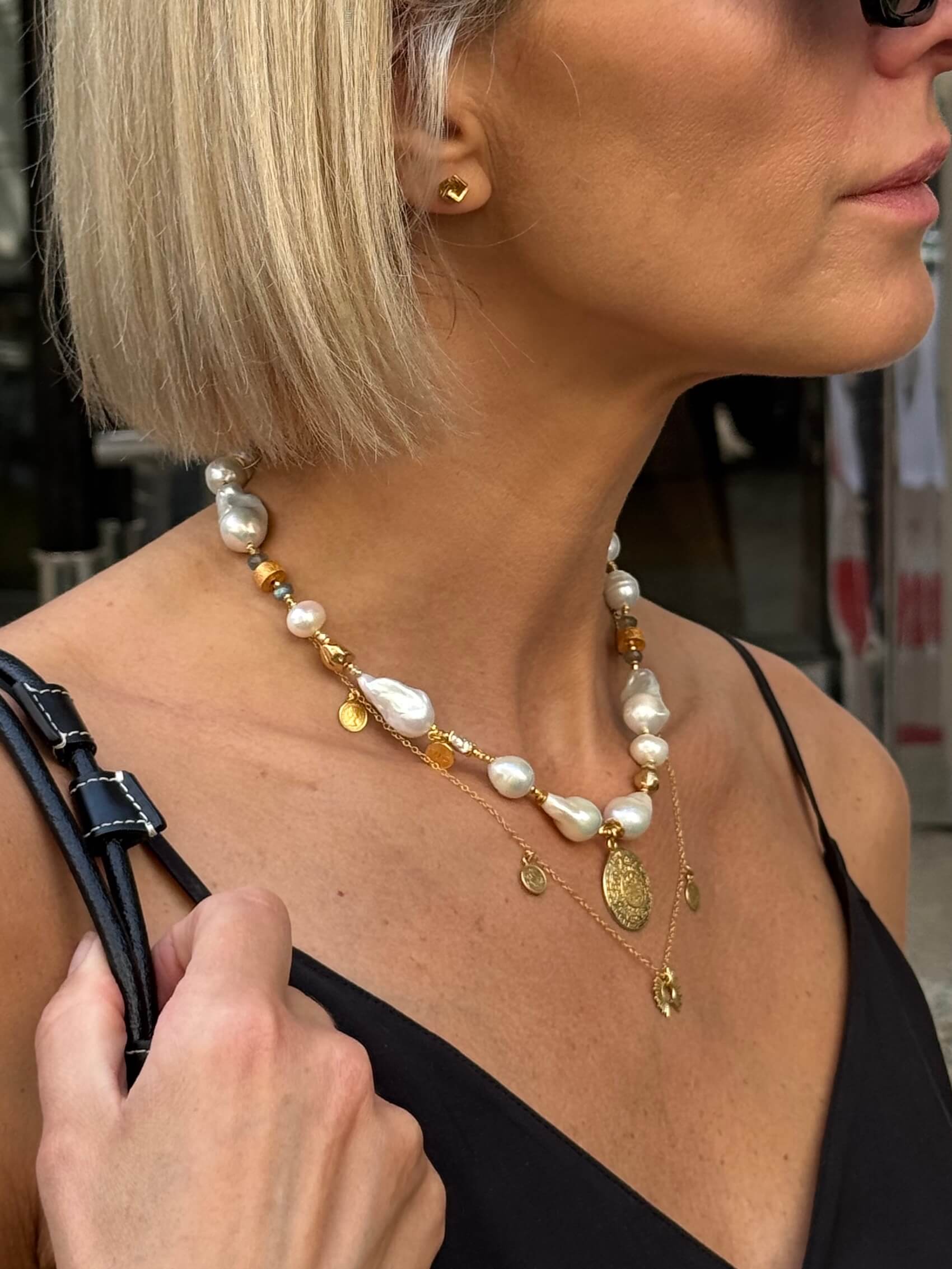 Naszyjnik z Małych Pereł Barokowych z Zawieszką