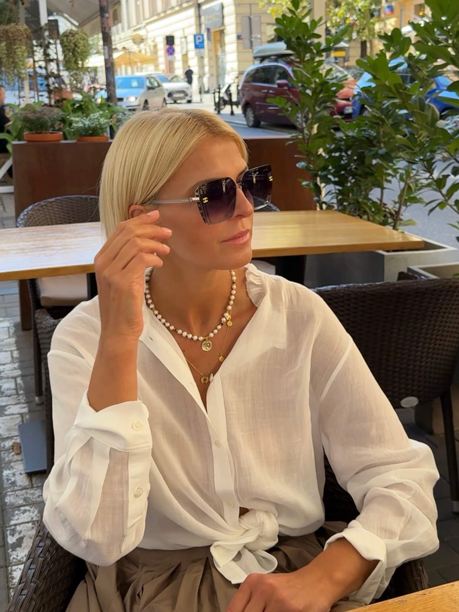 Naszyjnik z naturalnych pereł w stylizacji casual