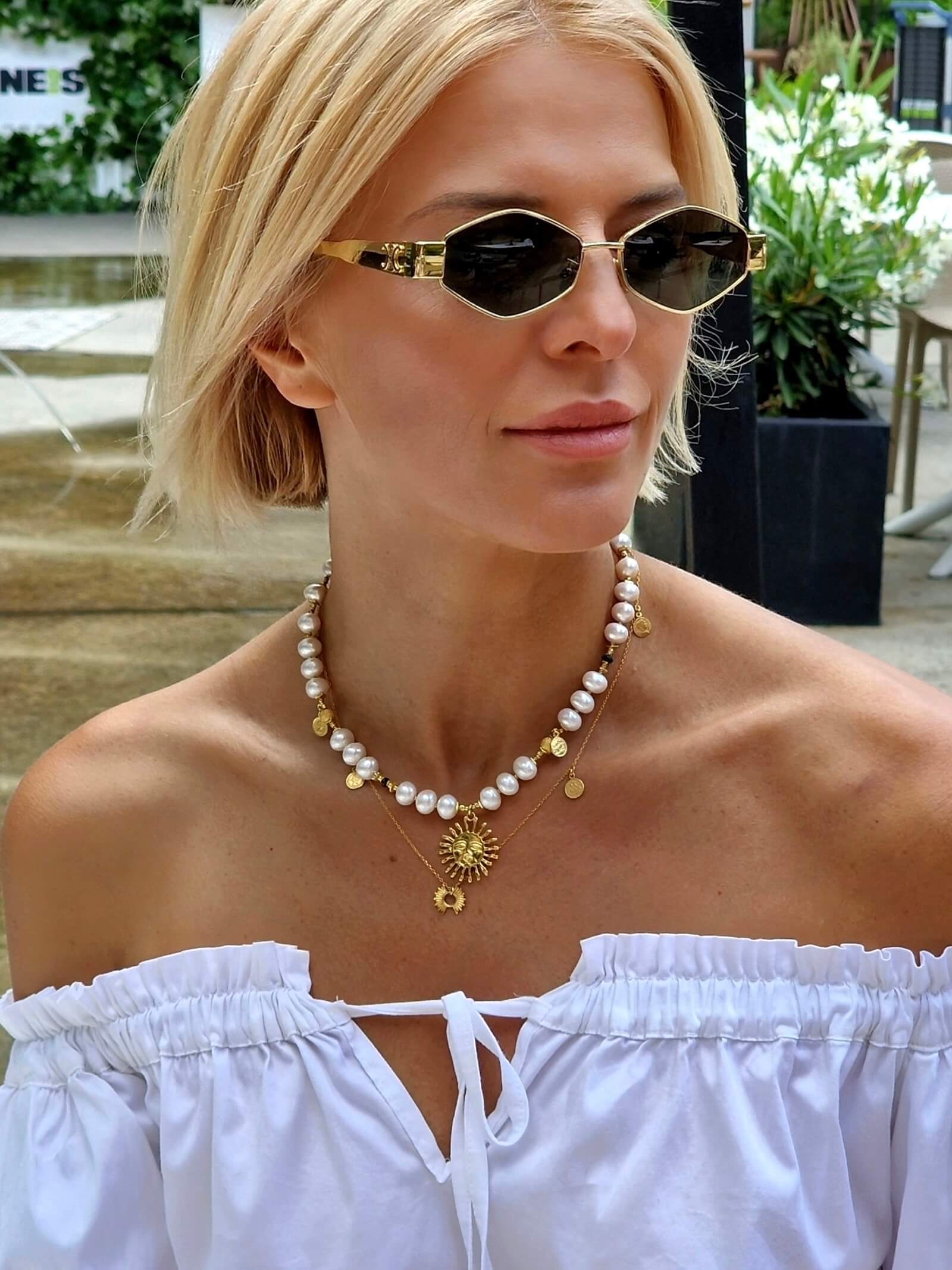 Naszyjnik z białych pereł w stylizacji casual