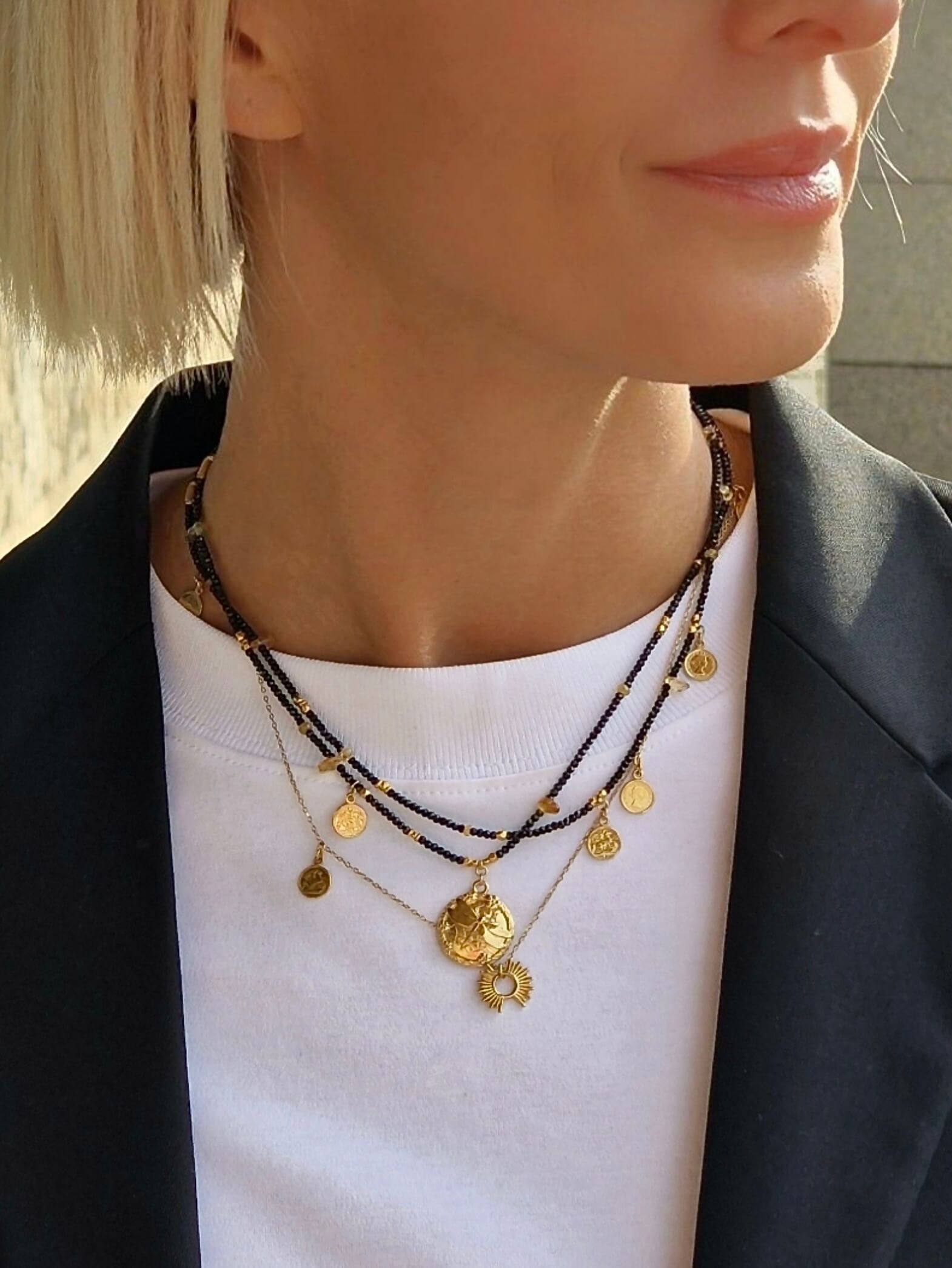 Naszyjnik Podwójny Czarno-Złoty z Zawieszką - Moneta Ważka