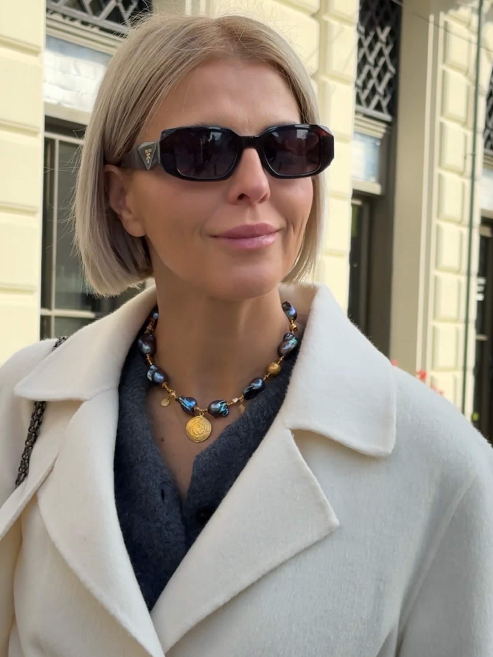 Naszyjnik z Grafitowych Pereł Barokowych z Pozłacaną Zawieszką - ULASIENICKA