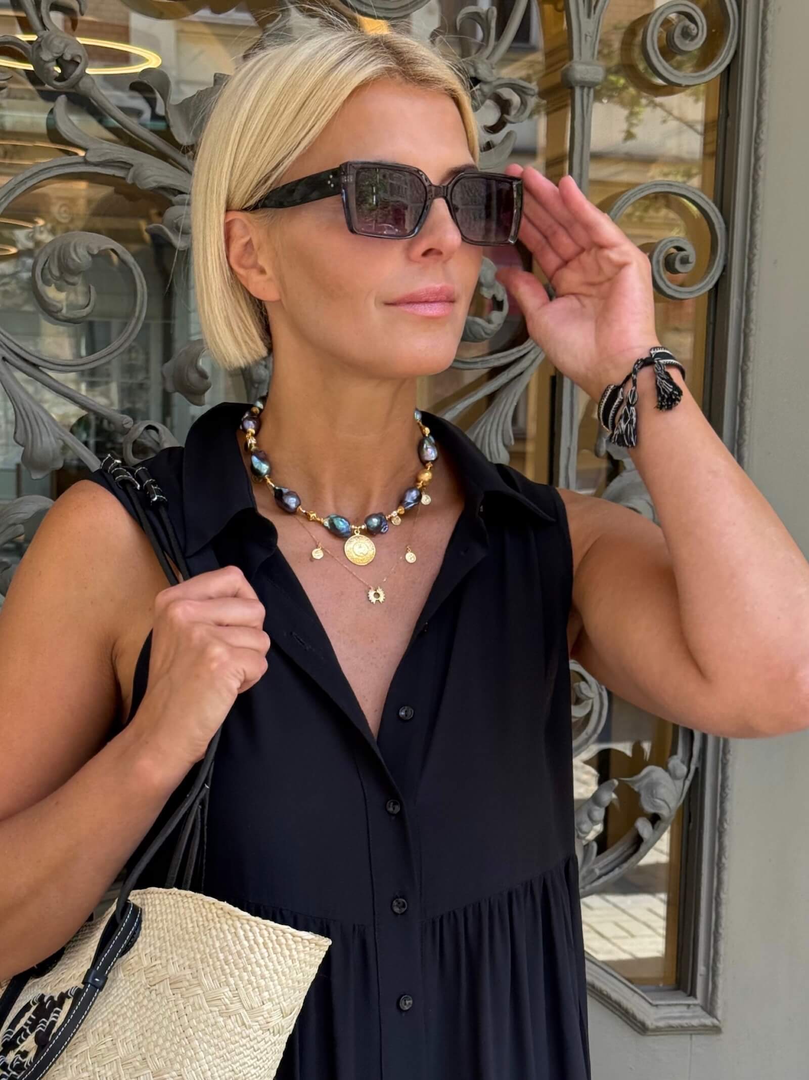 Naszyjnik z Grafitowych Pereł Barokowych z Pozłacaną Zawieszką - ULASIENICKA