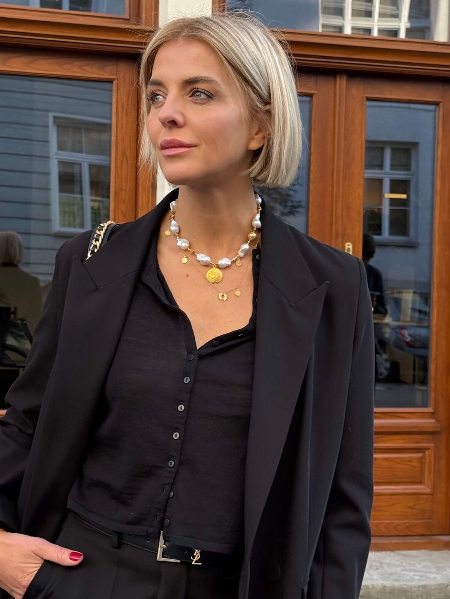 Naszyjnik z Białych Pereł Barokowych z Pozłacaną Zawieszką - ULASIENICKA