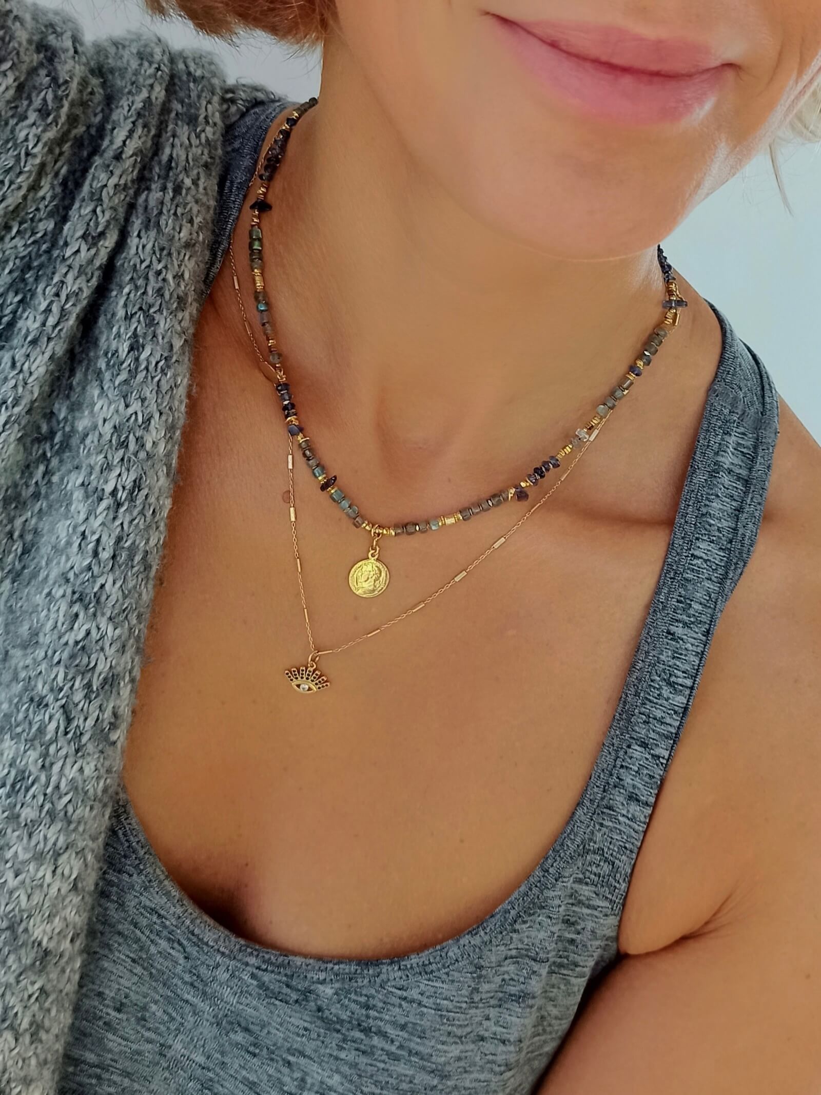 Naszyjnik z Labradorytu i Szafirów Wodnych z Zawieszką - Moneta