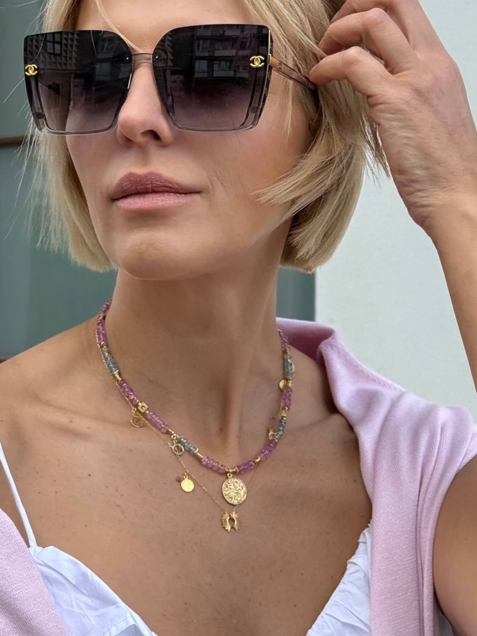 Naszyjnik z Topazu i Szafirów Zawieszką - Moneta