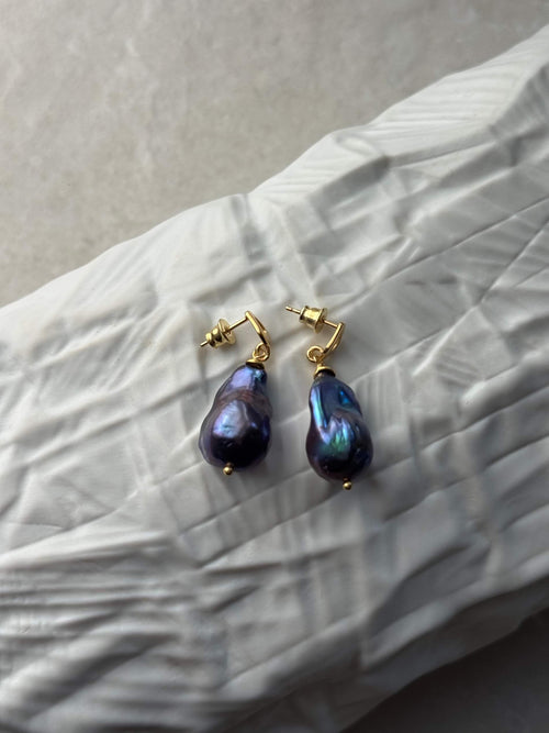 Earrings with Graphite Baroque Pearl