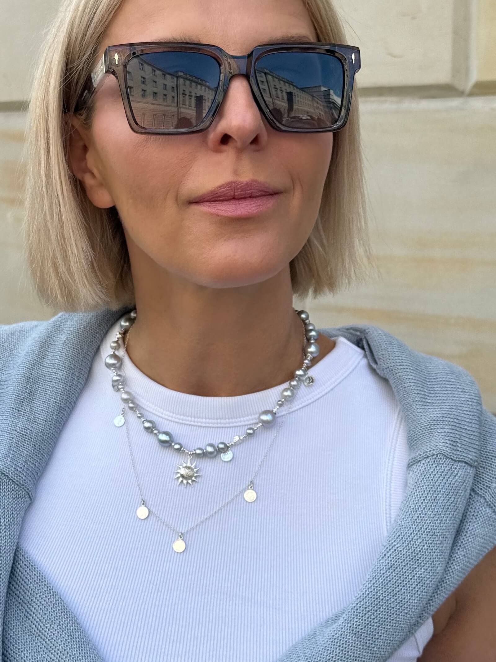 Naszyjnik z Szarych Pereł w Srebrze z Zawieszką - Słońce