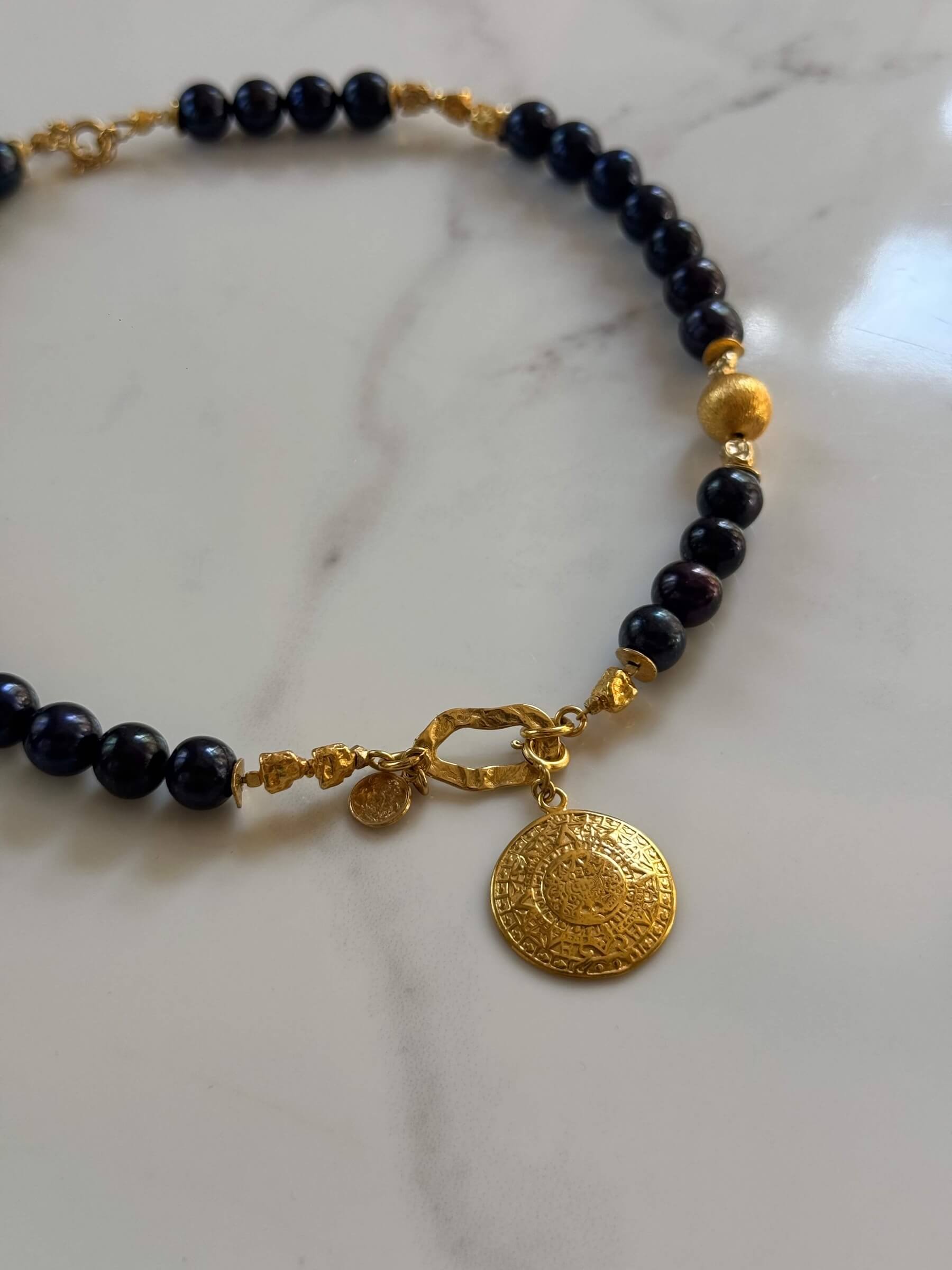 Choker z Czarnych Pereł z Dopinaną Zawieszką