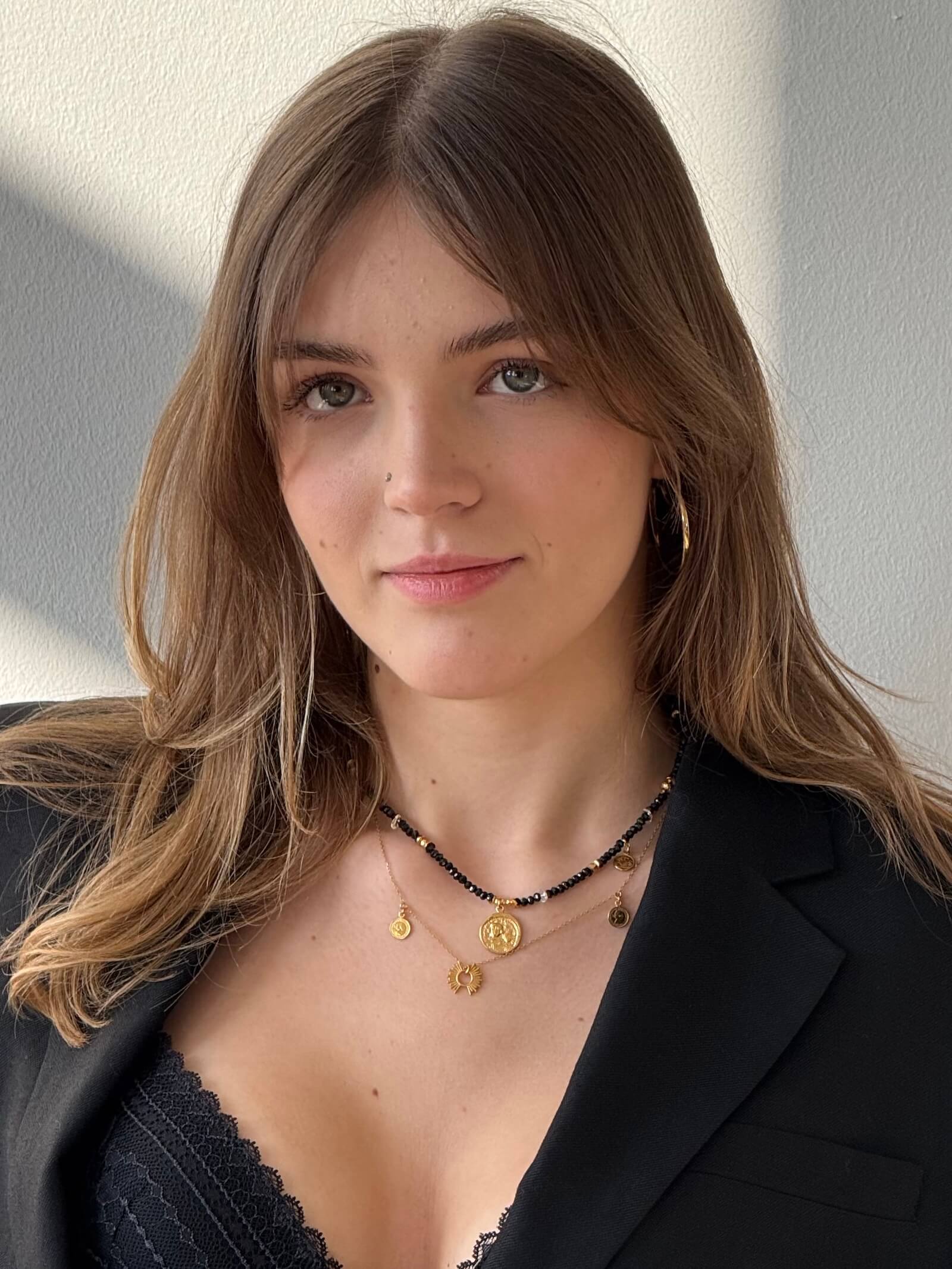 Naszyjnik Czarno-Złoty z Zawieszką - Moneta