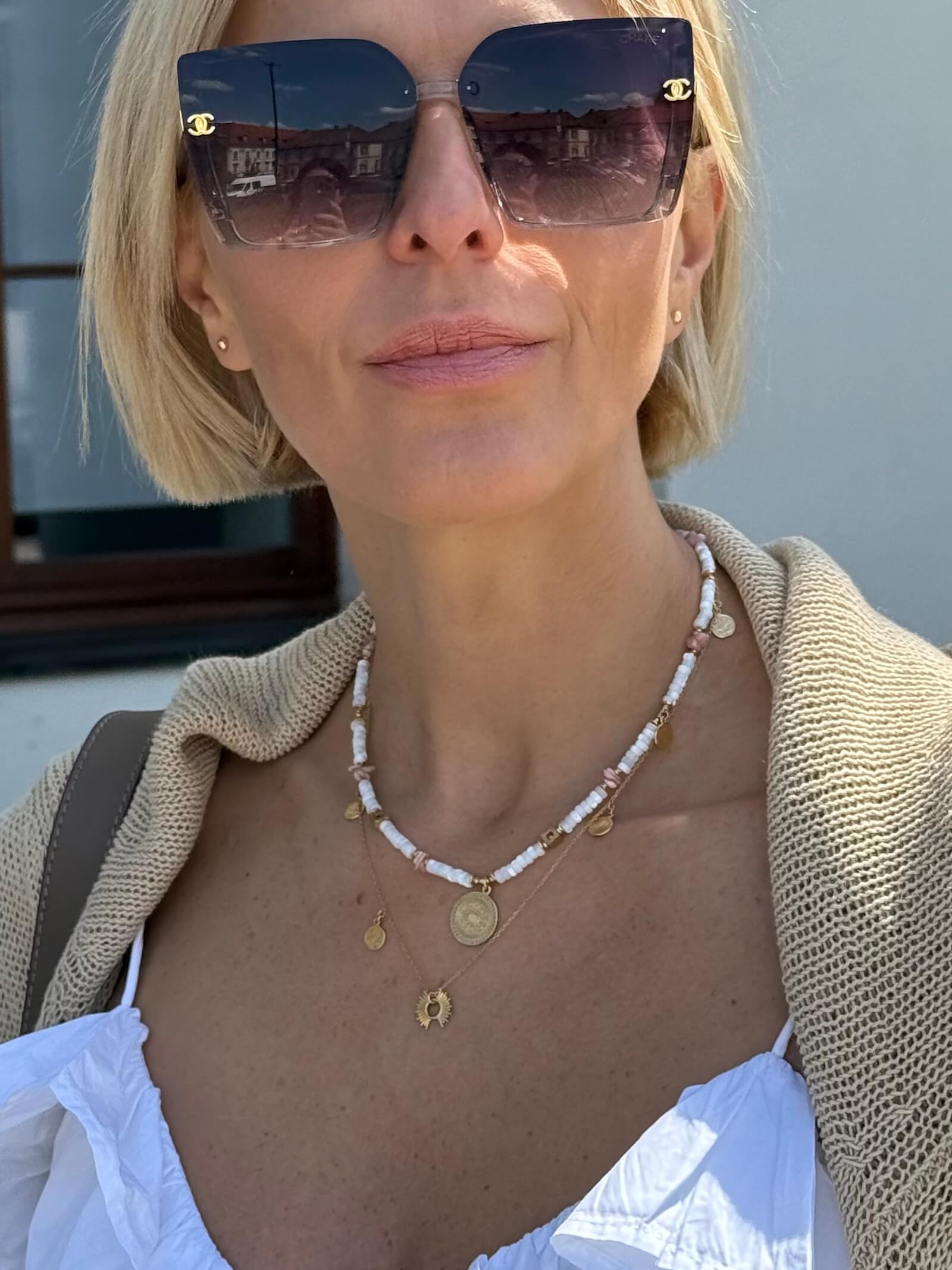 Naszyjnik z Masy Perłowej z Opalem i Zawieszką - Moneta