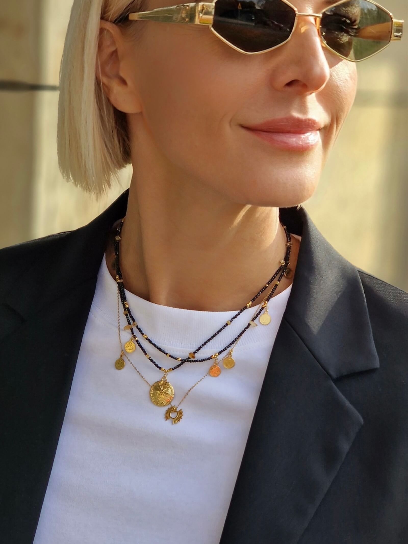 Naszyjnik Podwójny Czarno-Złoty z Zawieszką - Moneta Ważka