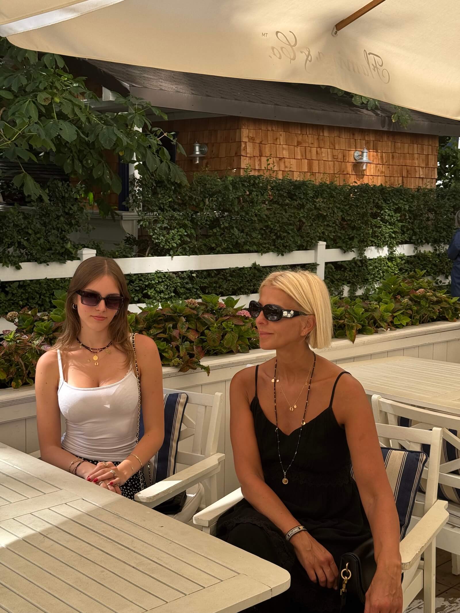 Długi Naszyjnik Czarno-Złoty z Zawieszką - Moneta