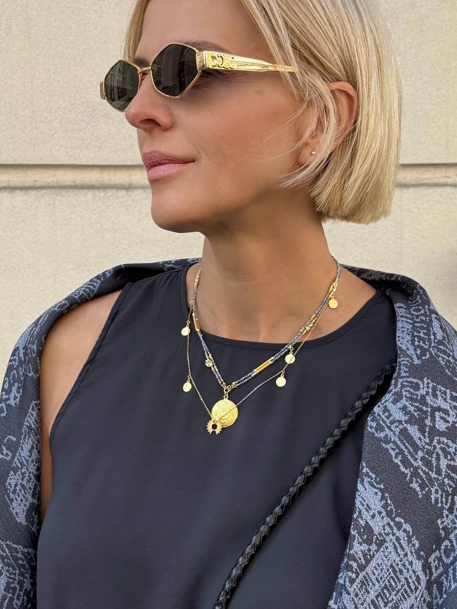 Naszyjnik z Topazem i Zawieszką - Moneta Azteków