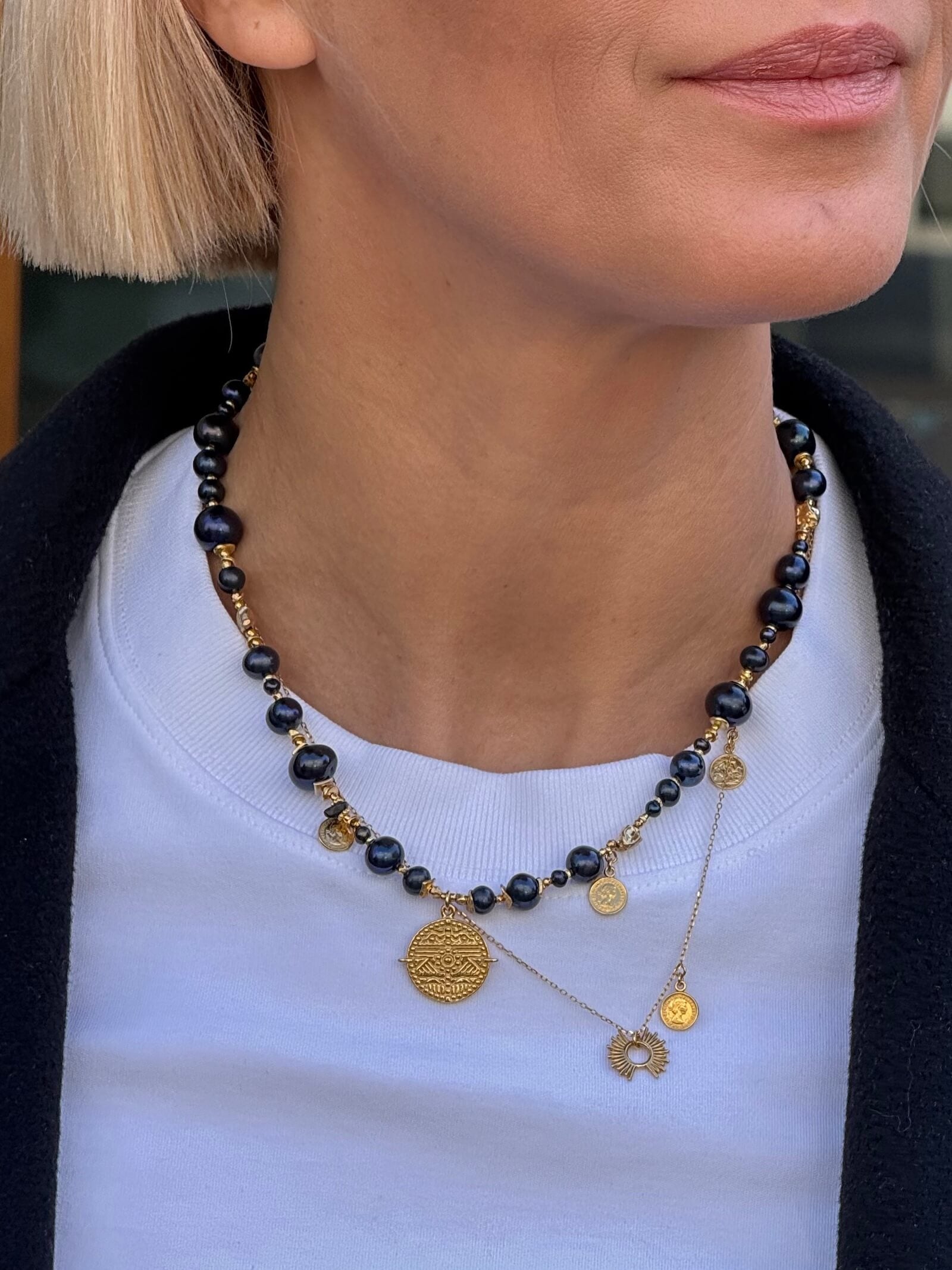 Naszyjnik z Czarnych Pereł z Zawieszka - Mała Moneta Azteków