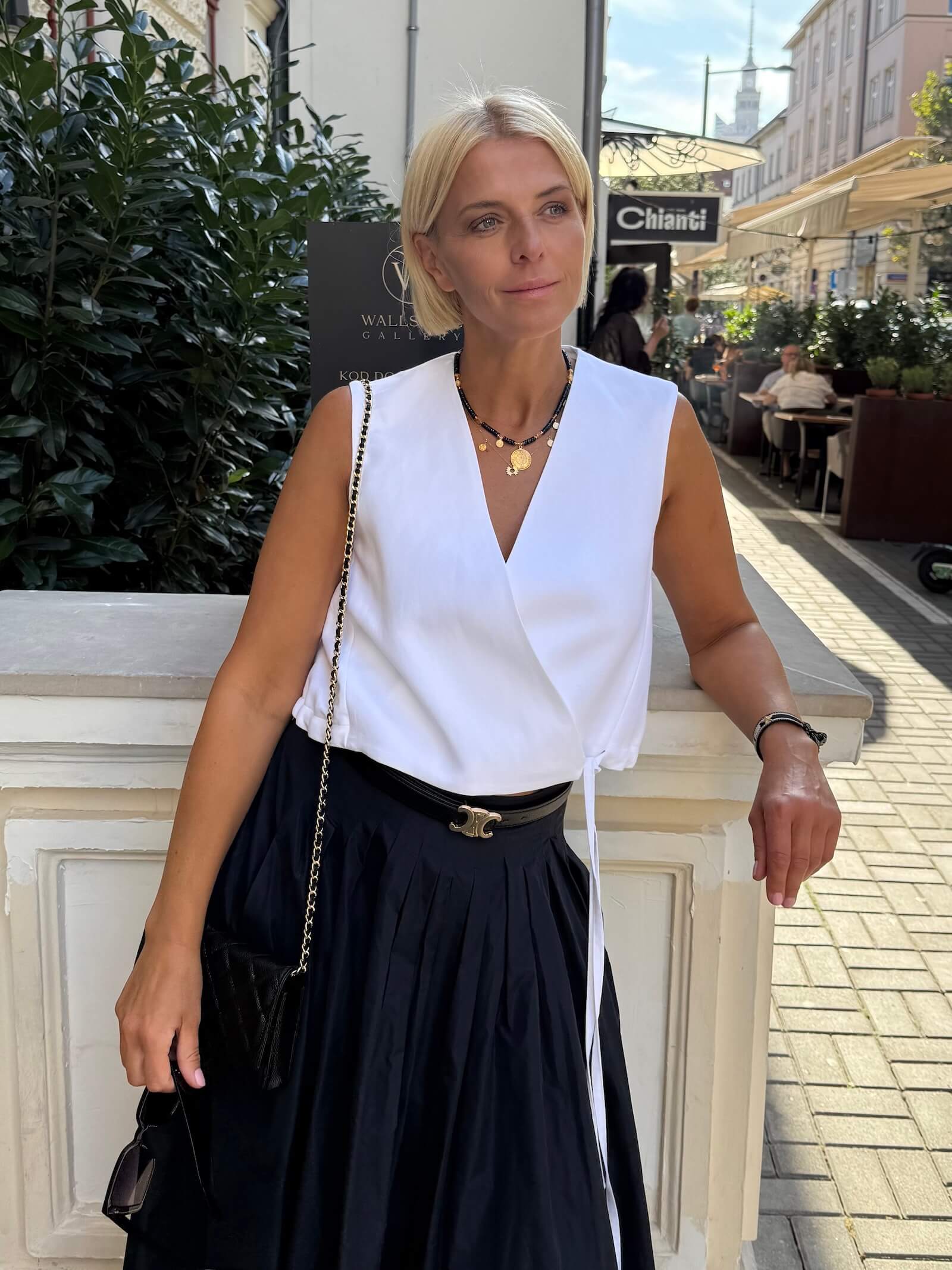 Naszyjnik z Ciemnogranatowych Szafirów z Zawieszką - Moneta Azteków