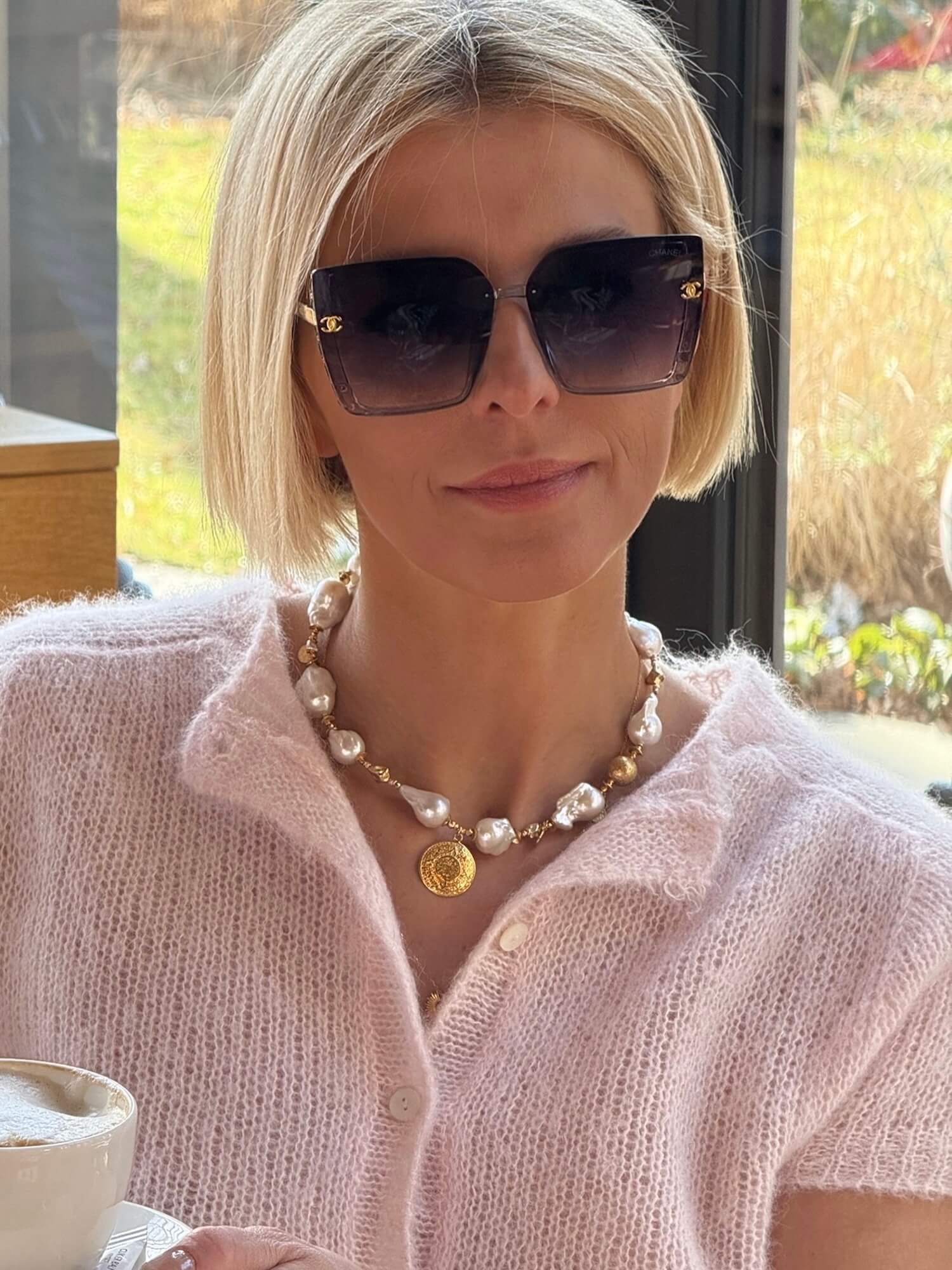 Naszyjnik z Białych Pereł Barokowych z Pozłacaną Zawieszką - ULASIENICKA