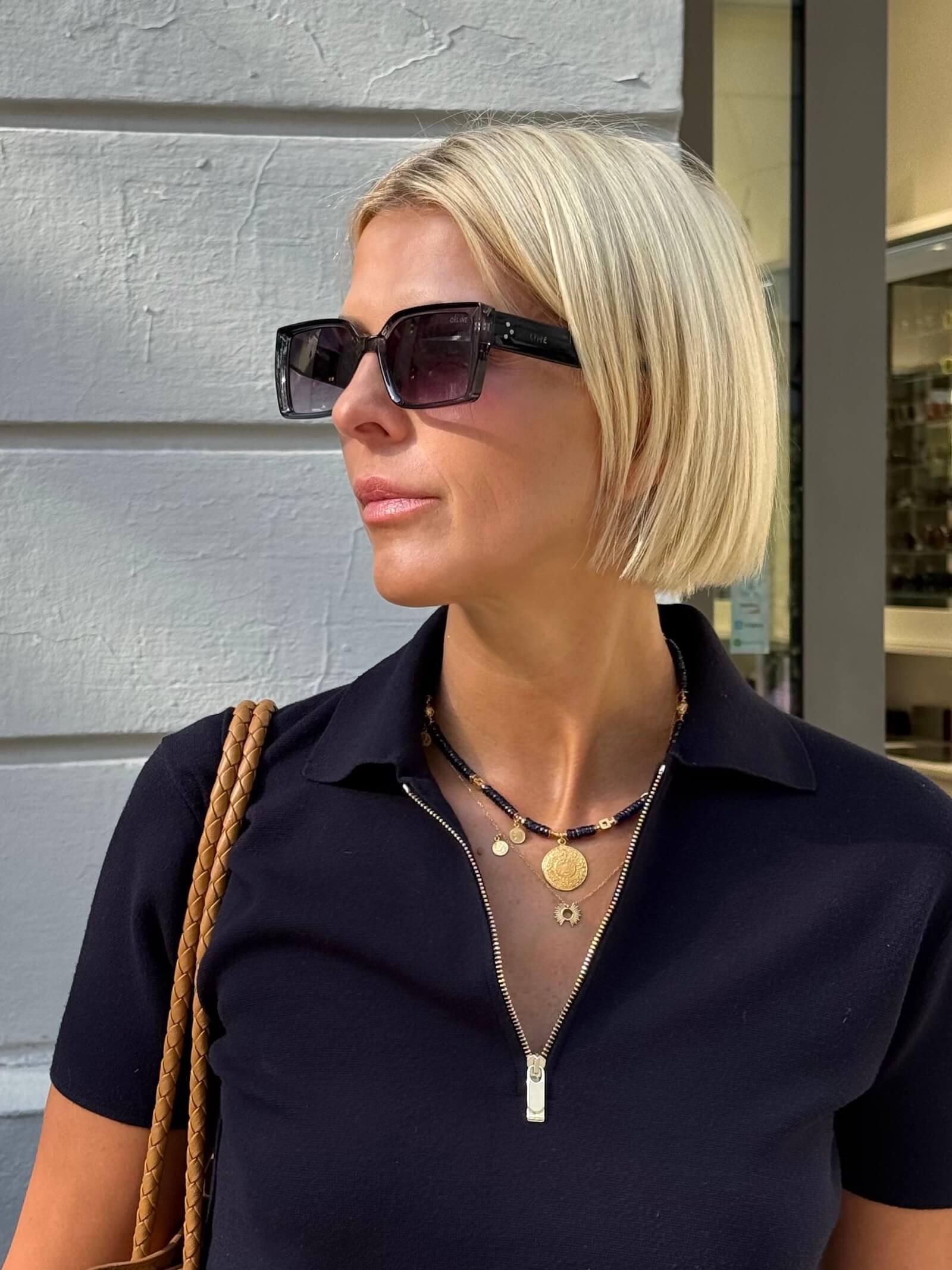 Naszyjnik z Ciemnogranatowych Szafirów z Zawieszką - Moneta Azteków