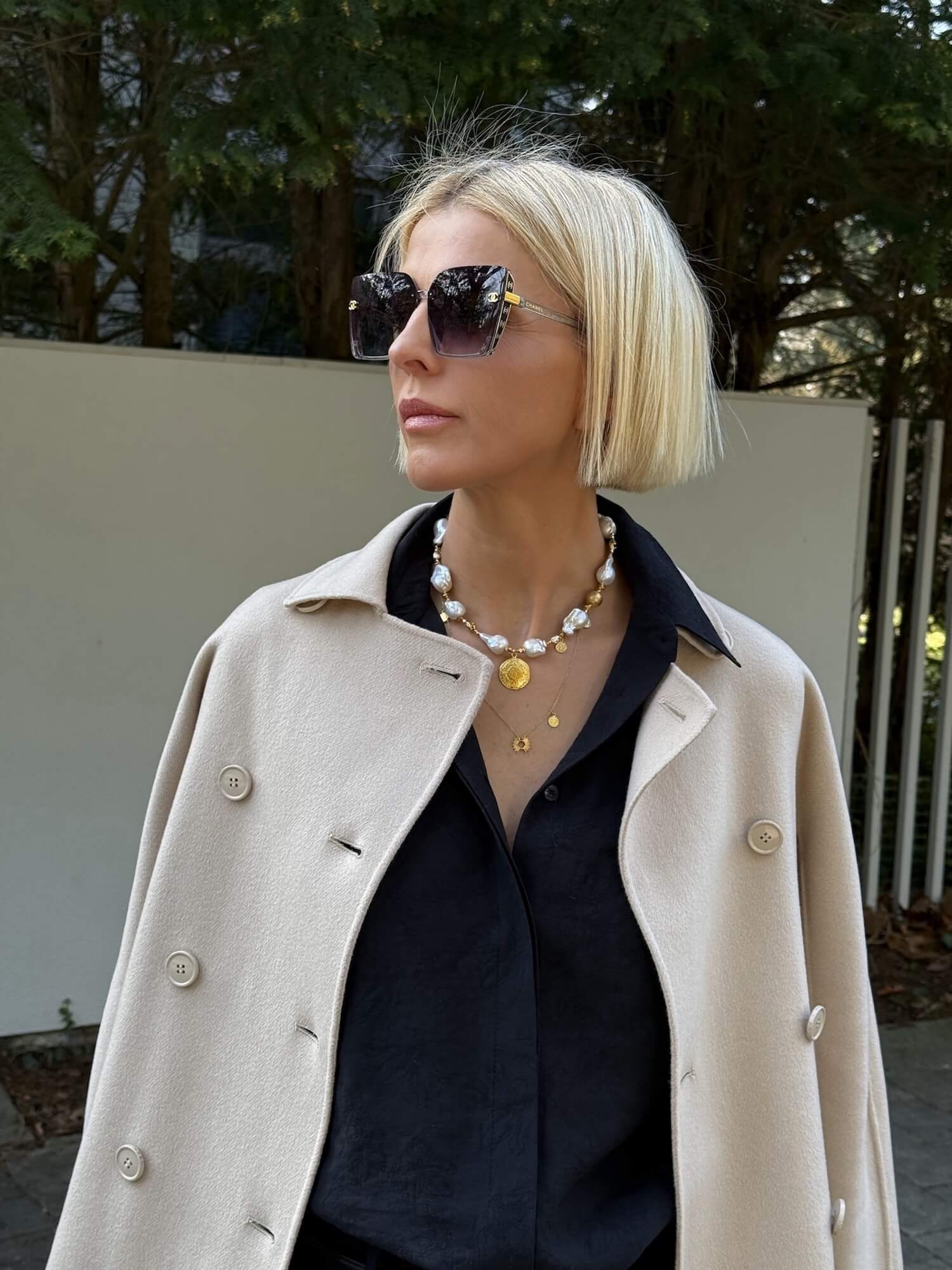 Naszyjnik z białych pereł barokowych w stylizacji miejskiej