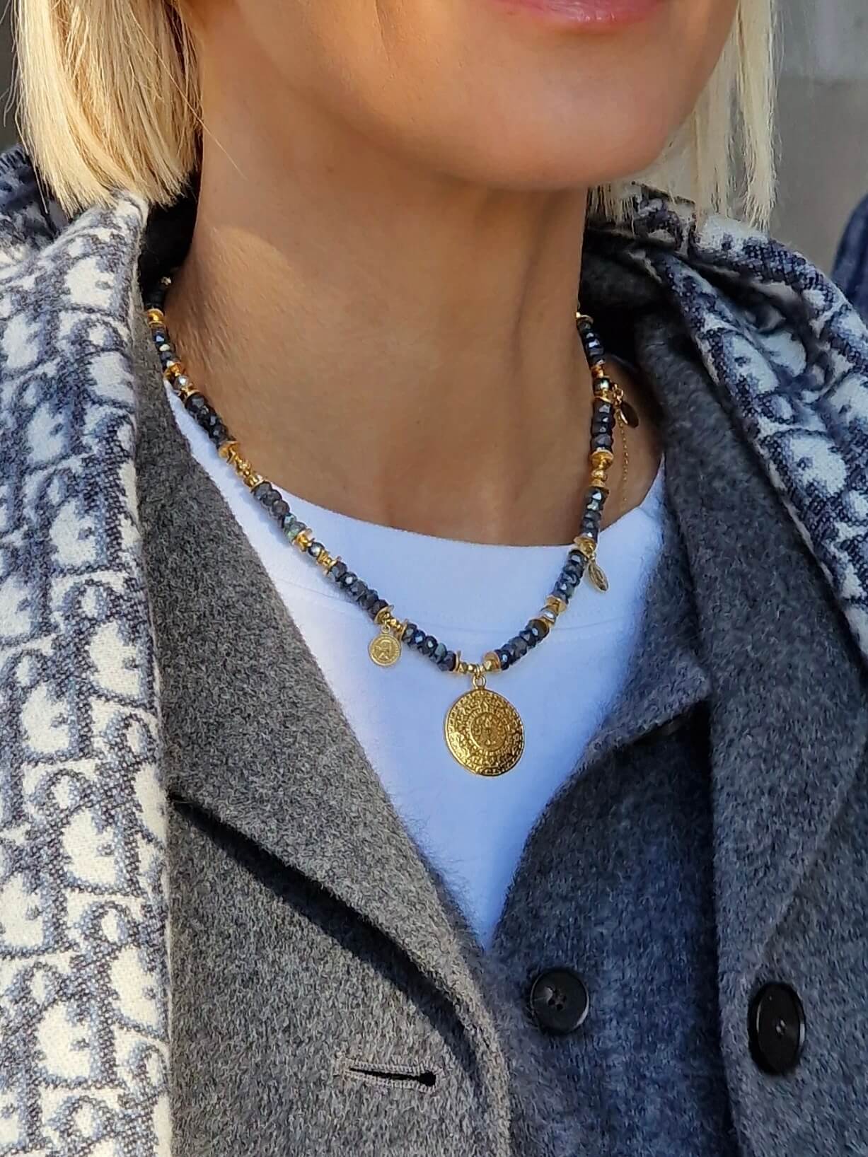 Naszyjnik z Labradorytu z Zawieszką - Moneta Azteków