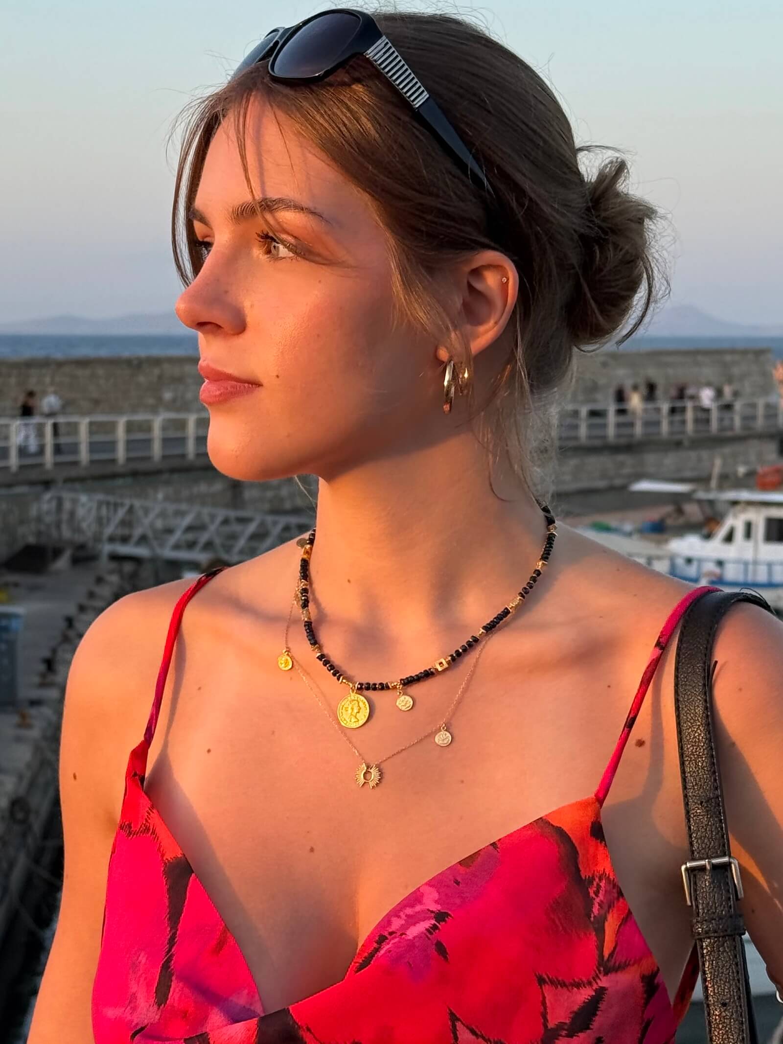 Naszyjnik z Granatowych Szafirów z Zawieszką - Mała Moneta