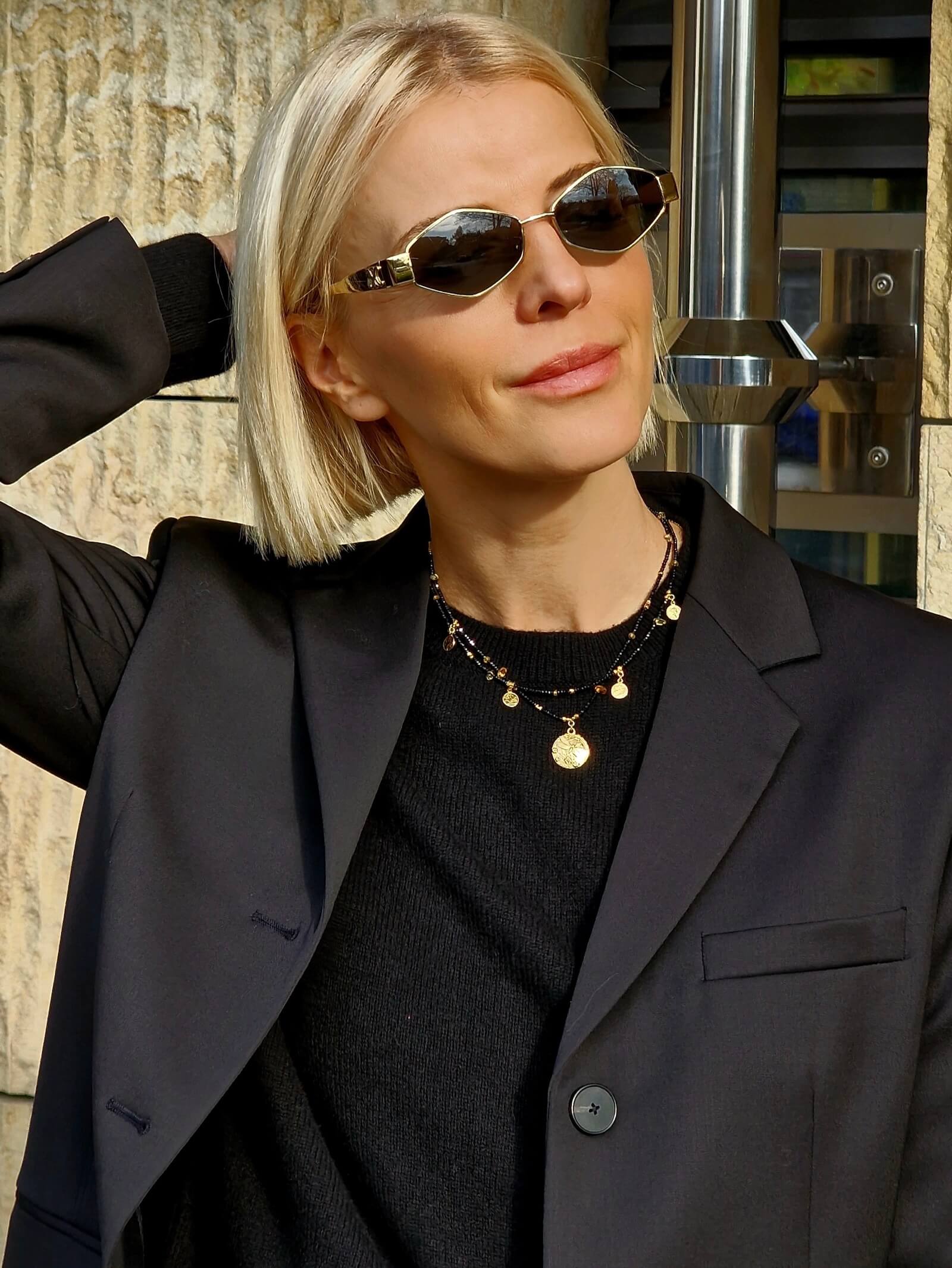 Naszyjnik Podwójny Czarno-Złoty z Zawieszką - Moneta Ważka