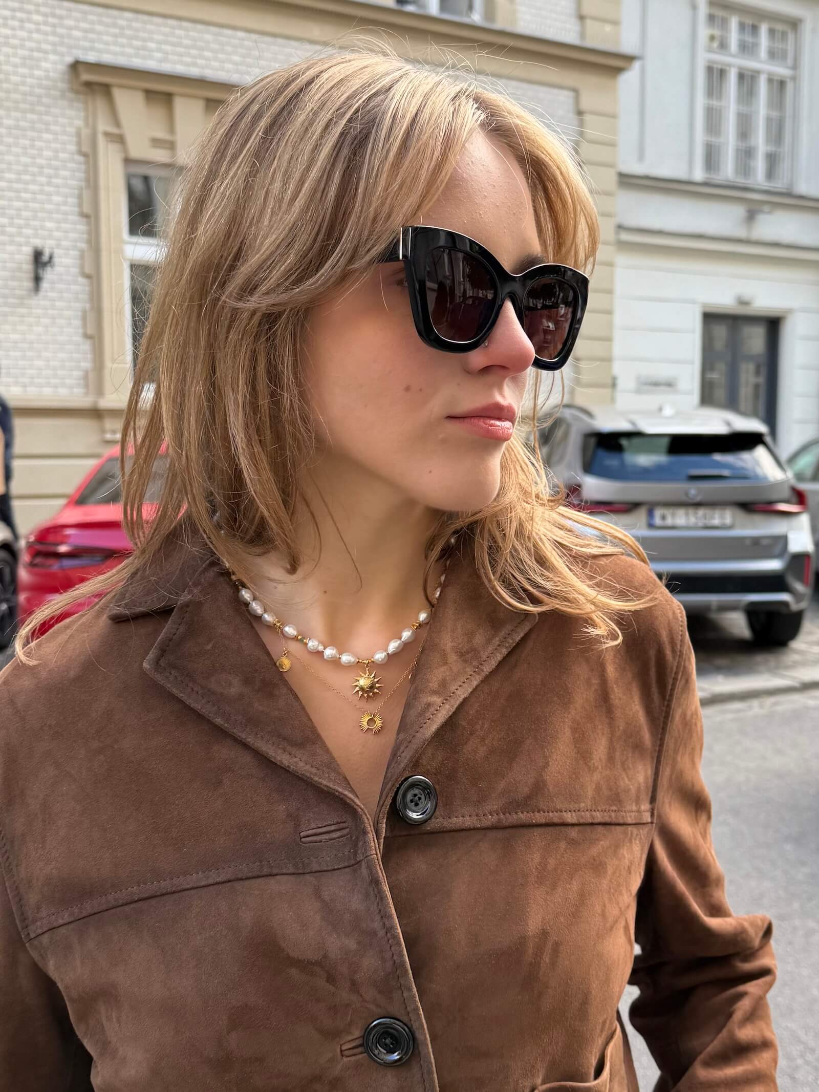 Naszyjnik z Białych Pereł ze Szmaragdem z Zawieszką - Słońce