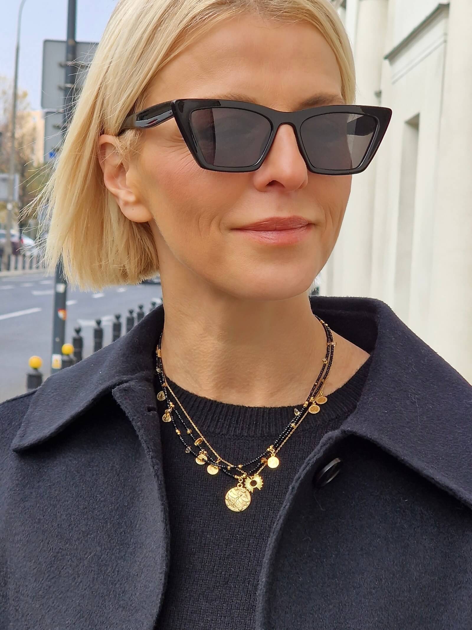 Naszyjnik Podwójny Czarno-Złoty z Zawieszką - Moneta Ważka