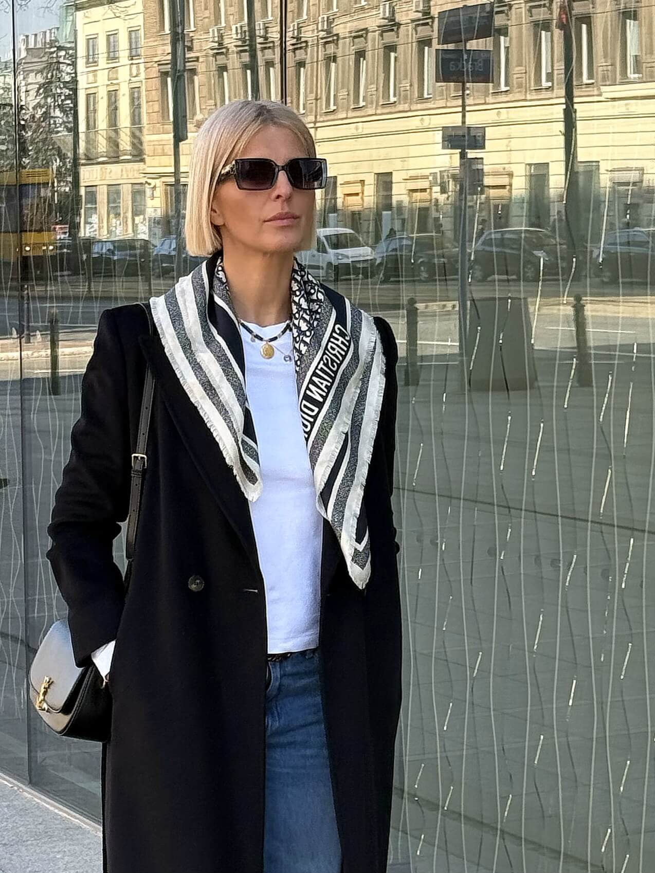 Naszyjnik z Ciemnogranatowych Szafirów z Zawieszką - Moneta Azteków