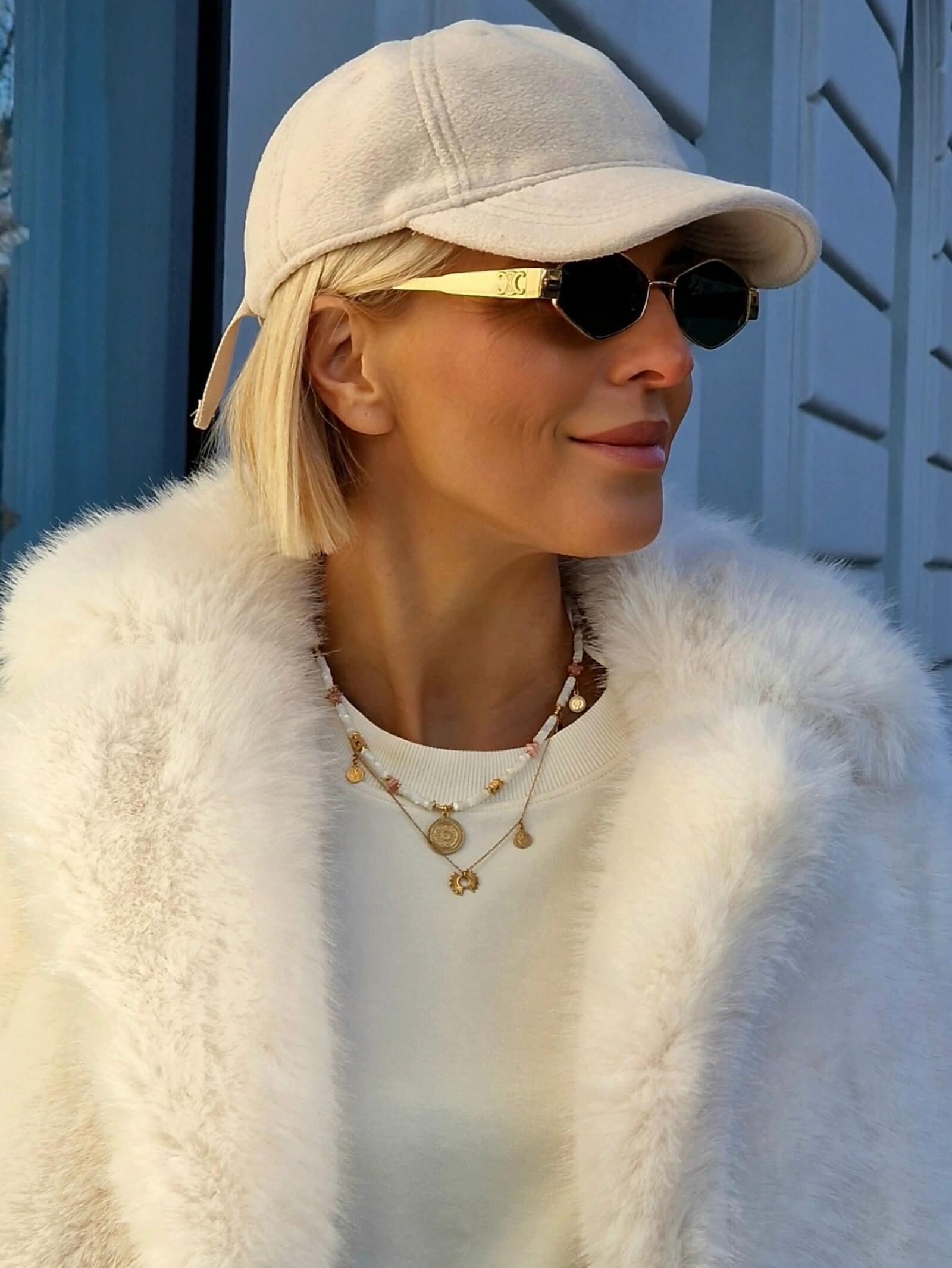 Naszyjnik z Masy Perłowej z Opalem i Zawieszką - Moneta