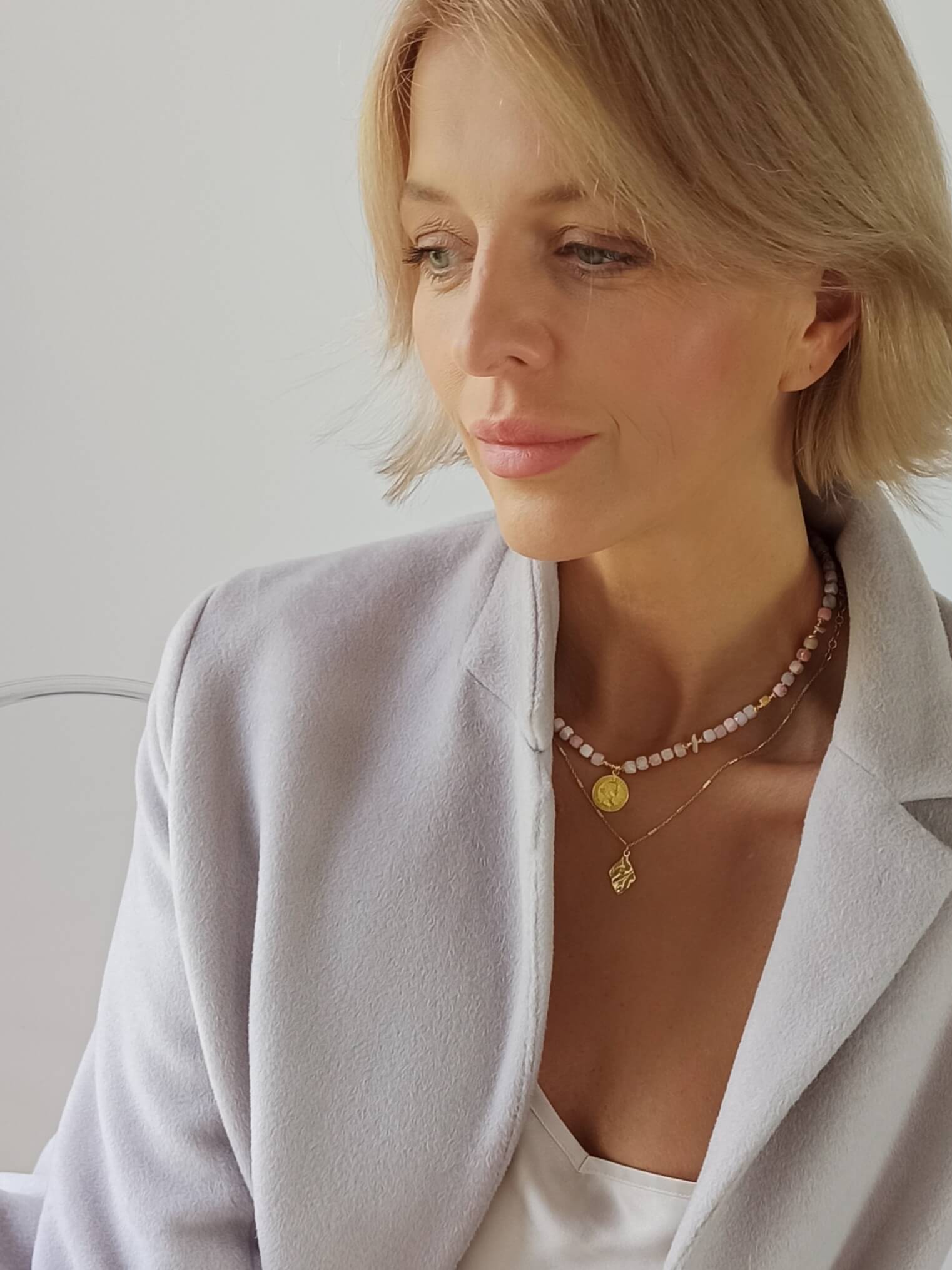 Naszyjnik z Opalem i Zawieszką - Moneta