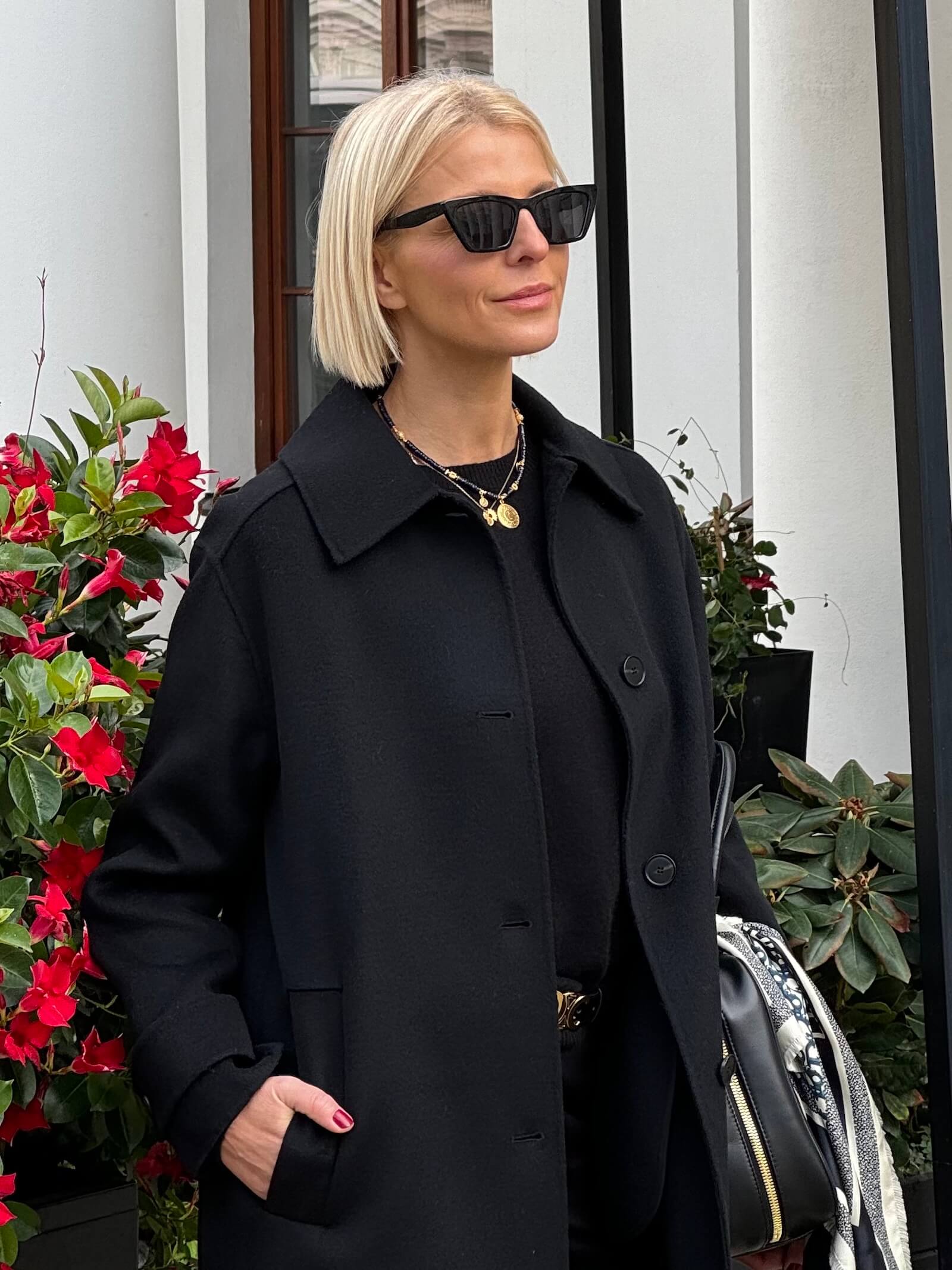 Naszyjnik z Ciemnogranatowych Szafirów z Zawieszką - Moneta Azteków