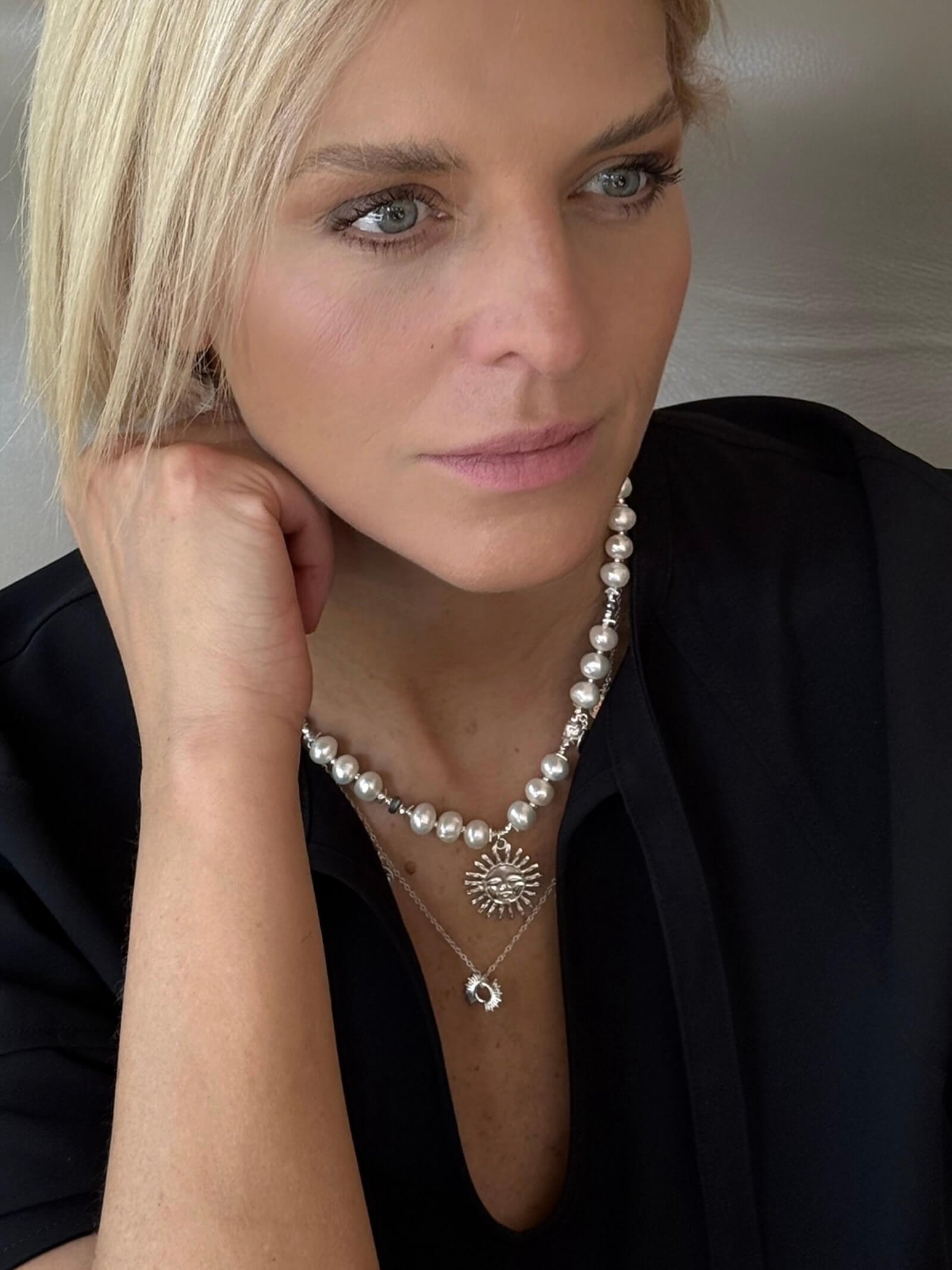 Naszyjnik z Białych Pereł ze Słońcem - Srebro 925