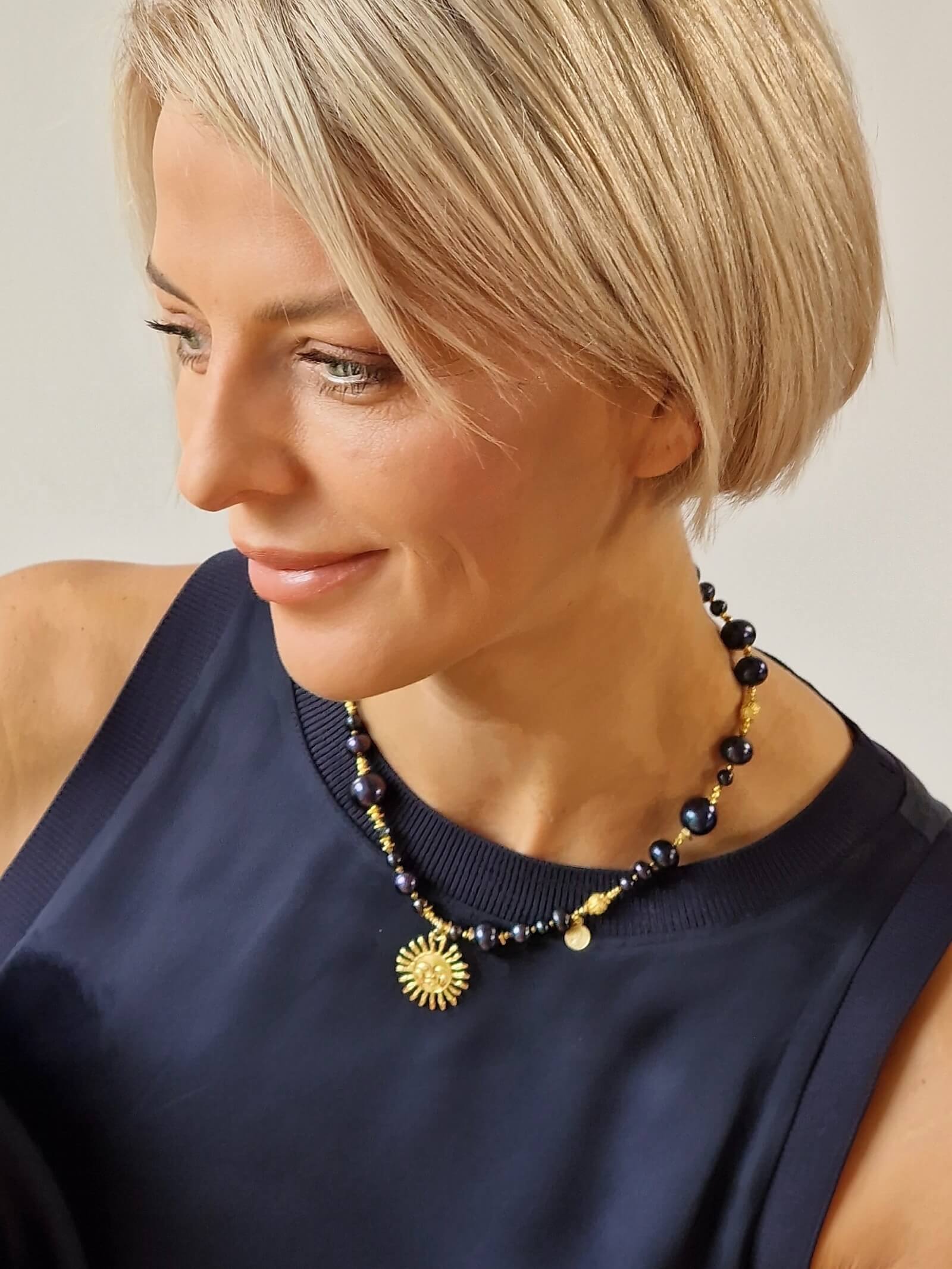 Naszyjnik z Czarnych Pereł z Zawieszką - Słońce