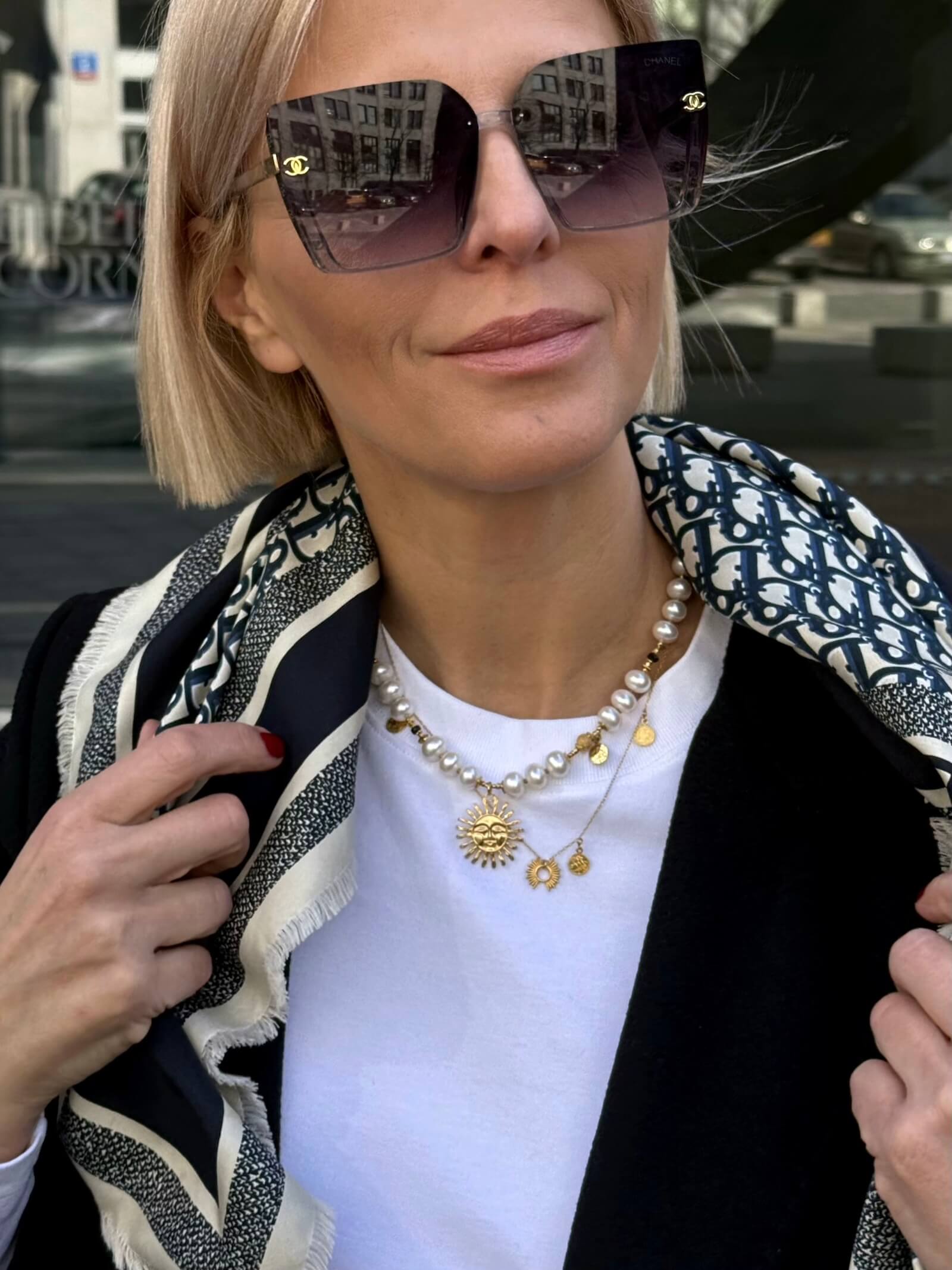 Naszyjnik z białych pereł w stylizacji casual