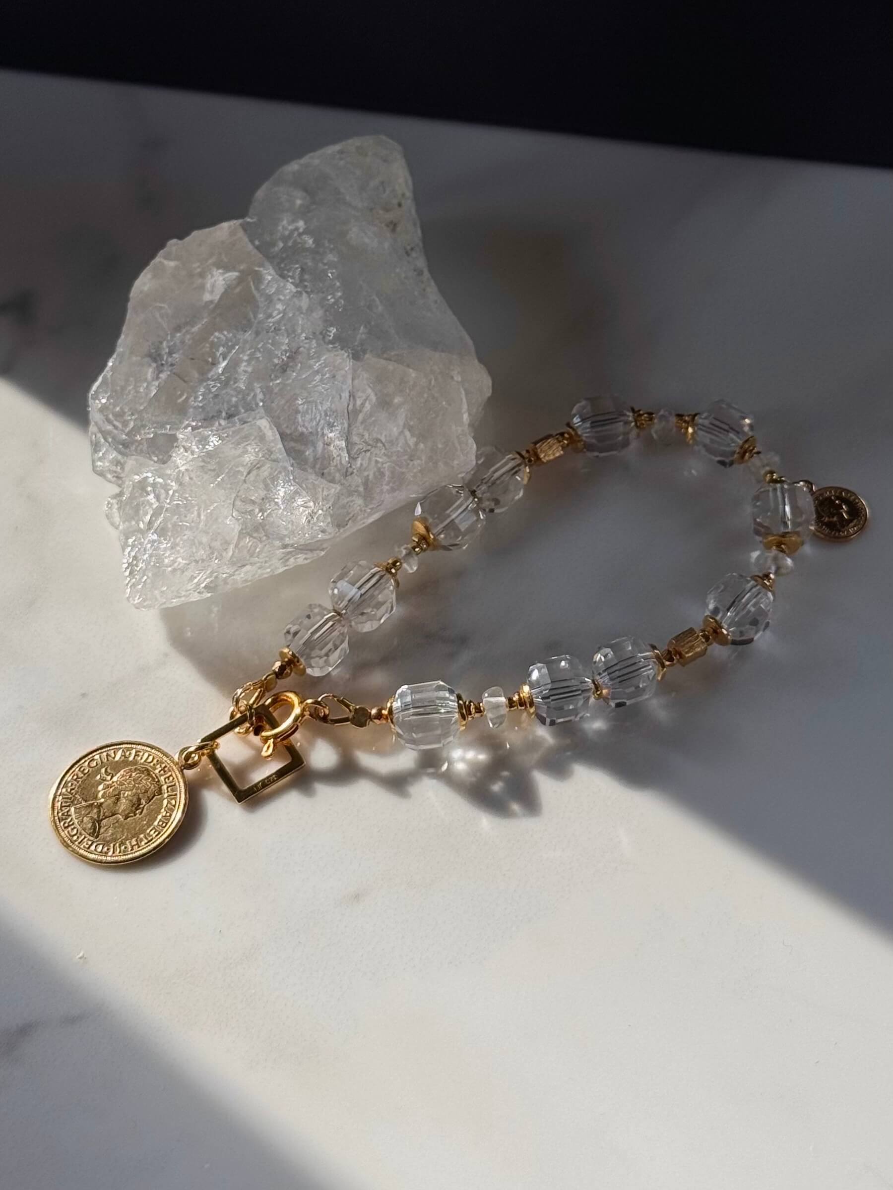 Bransoletka z Kryształów Górskich w Kształcie Kwadratu