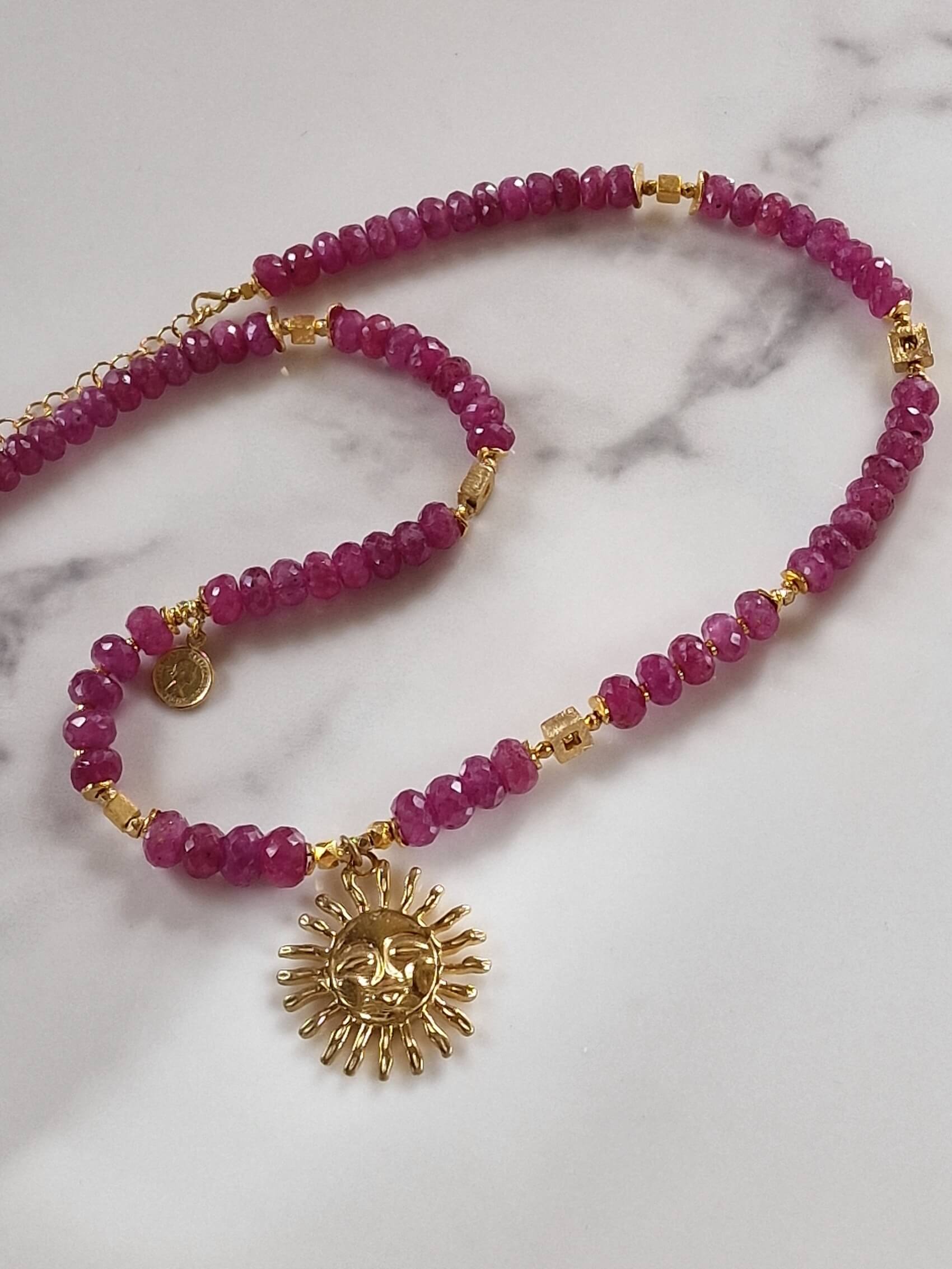 Naszyjnik z Rubinów z Zawieszką - Słońce