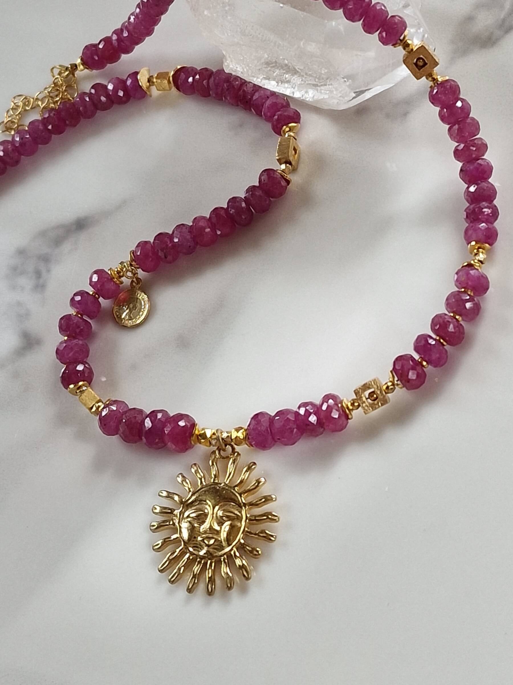 Naszyjnik z Rubinów z Zawieszką - Słońce