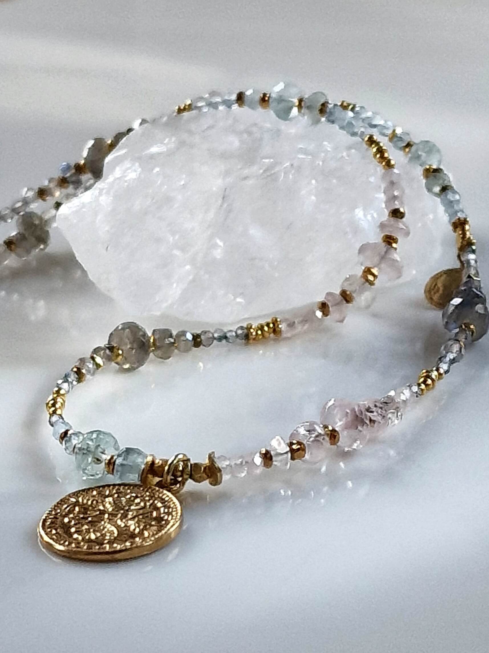 Naszyjnik z Morganitów, Akwamarynów i Labradorytów z Zawieszką - Moneta