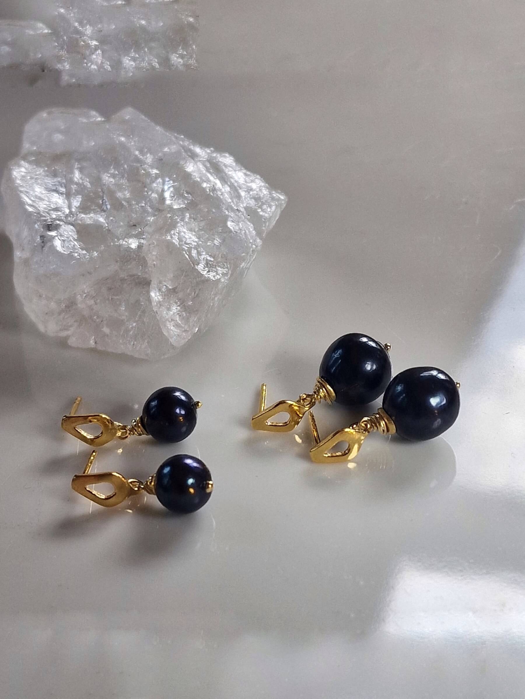 Kolczyki z dużą czarną perłą