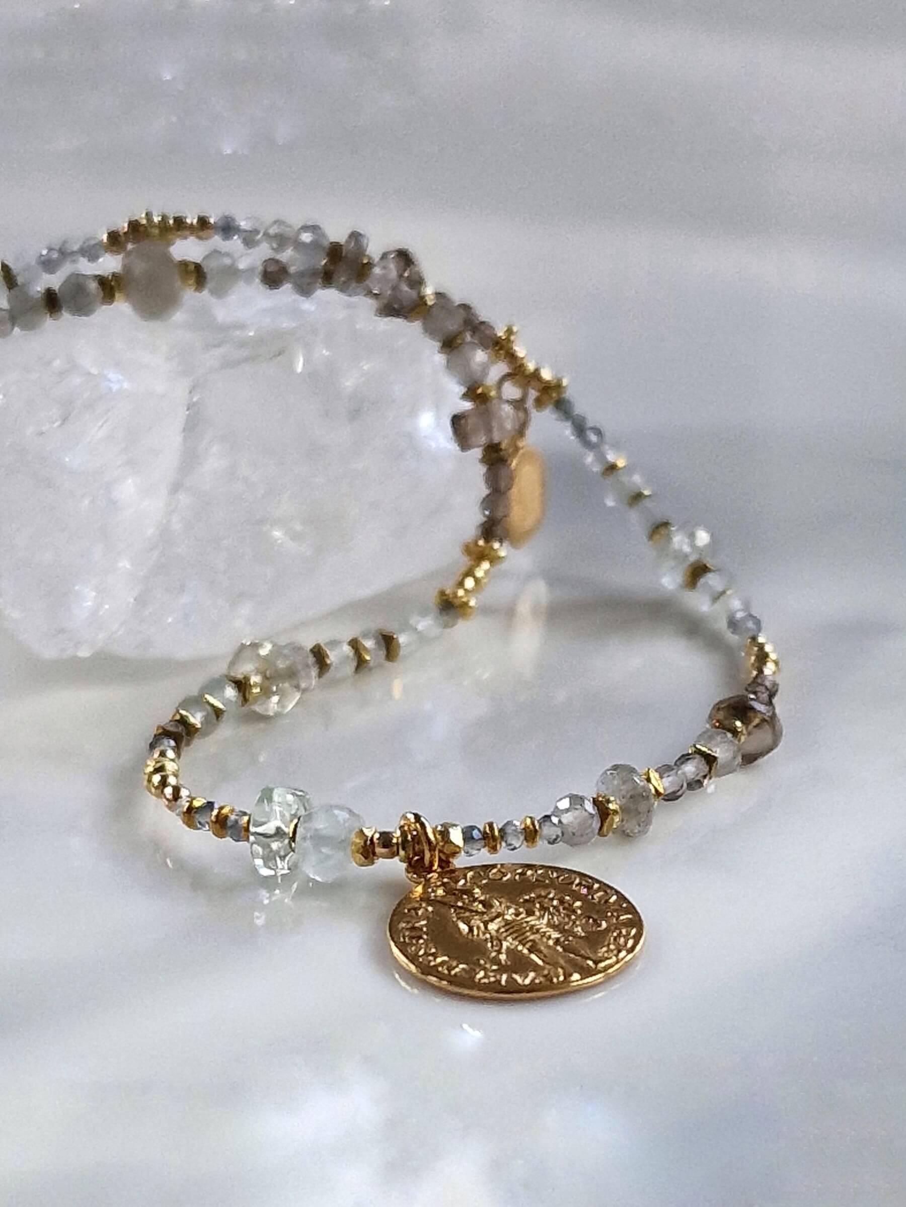 Naszyjnik z Labradorytu i Kwarcu Dymnego z Zawieszką - Moneta